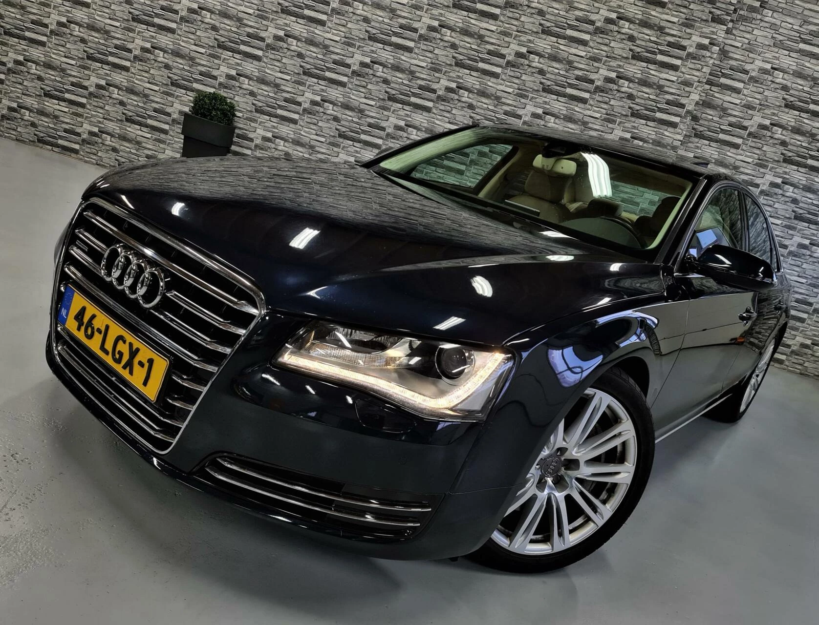 Hoofdafbeelding Audi A8