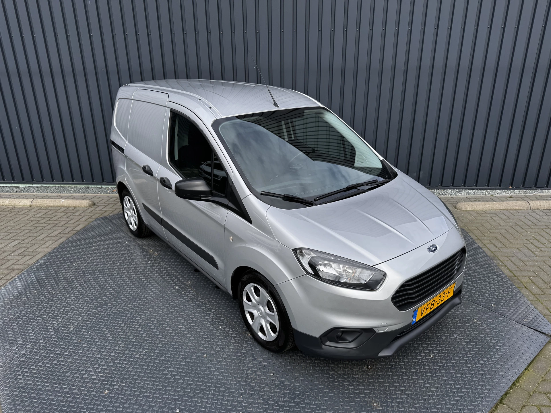 Hoofdafbeelding Ford Transit Courier