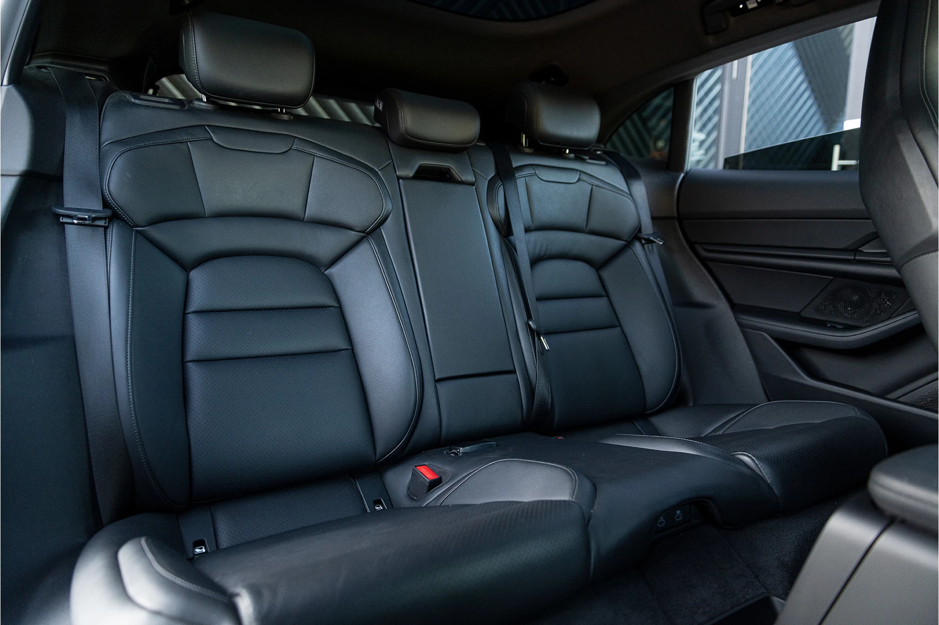 Hoofdafbeelding Porsche Taycan