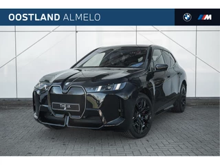 BMW iX xDrive60 M Sport / Panoramadak Sky Lounge / Parking Assistant Professional / M Multifunctionele Stoelen / Soft-Close / Active Steering