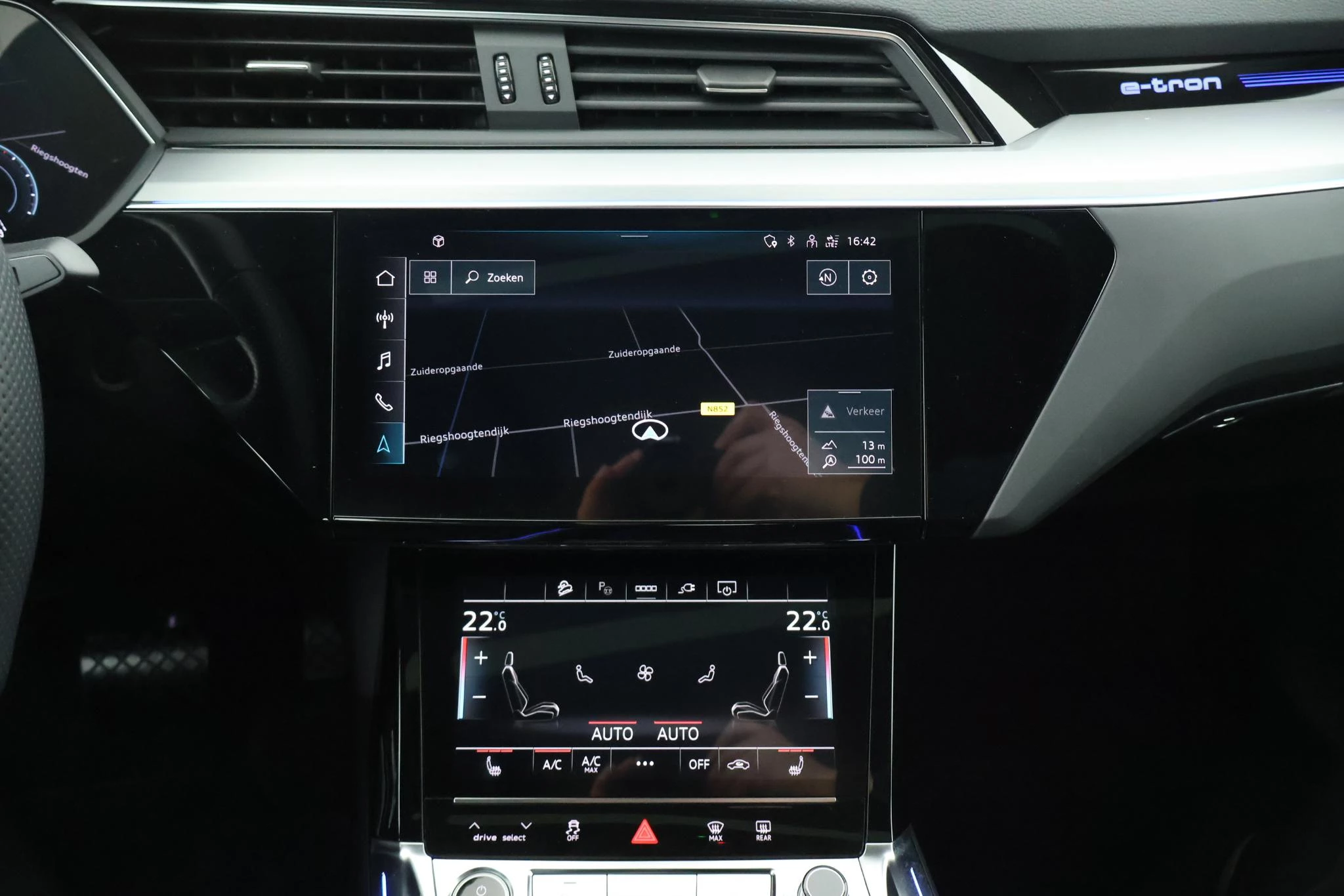 Hoofdafbeelding Audi e-tron