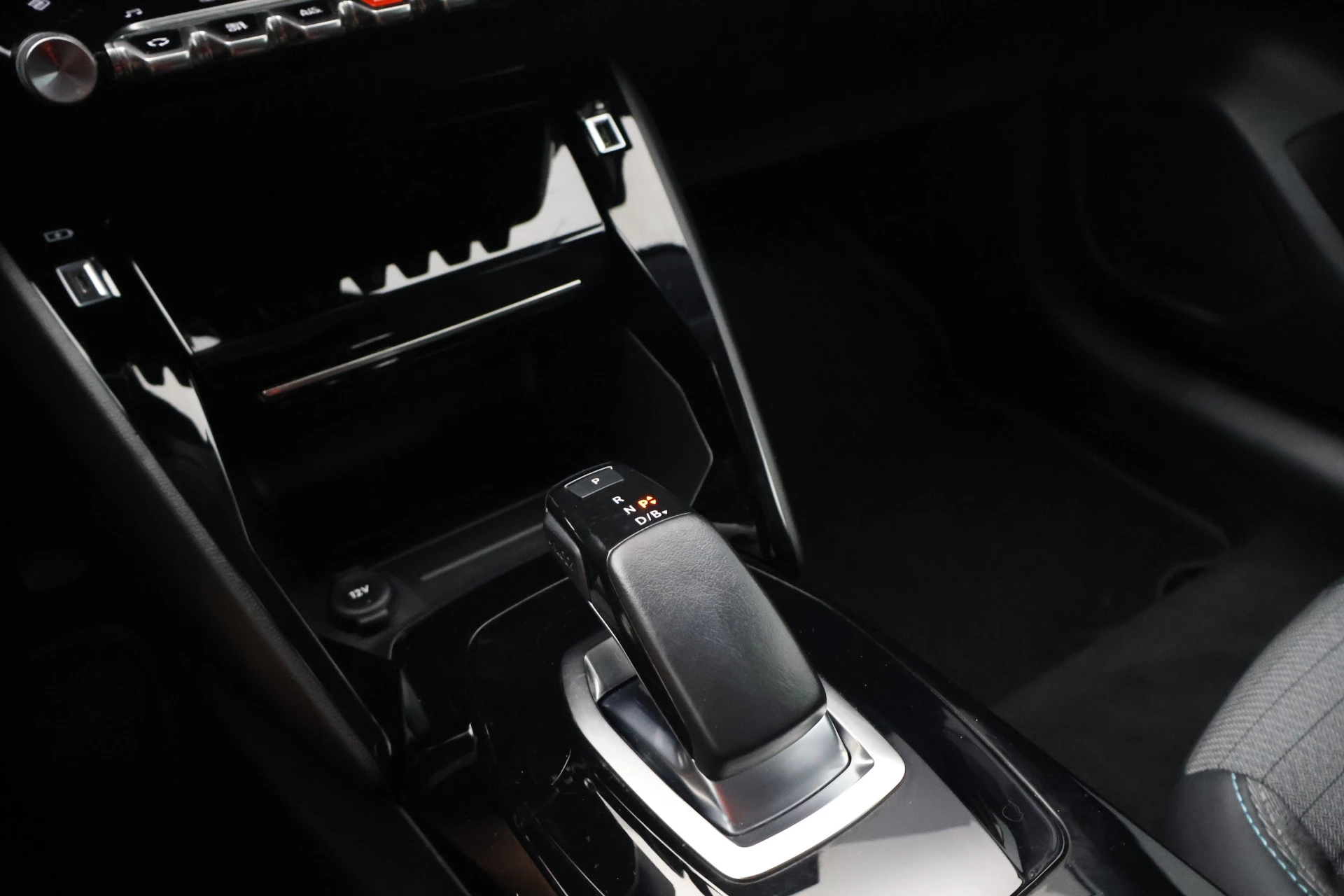 Hoofdafbeelding Peugeot e-208