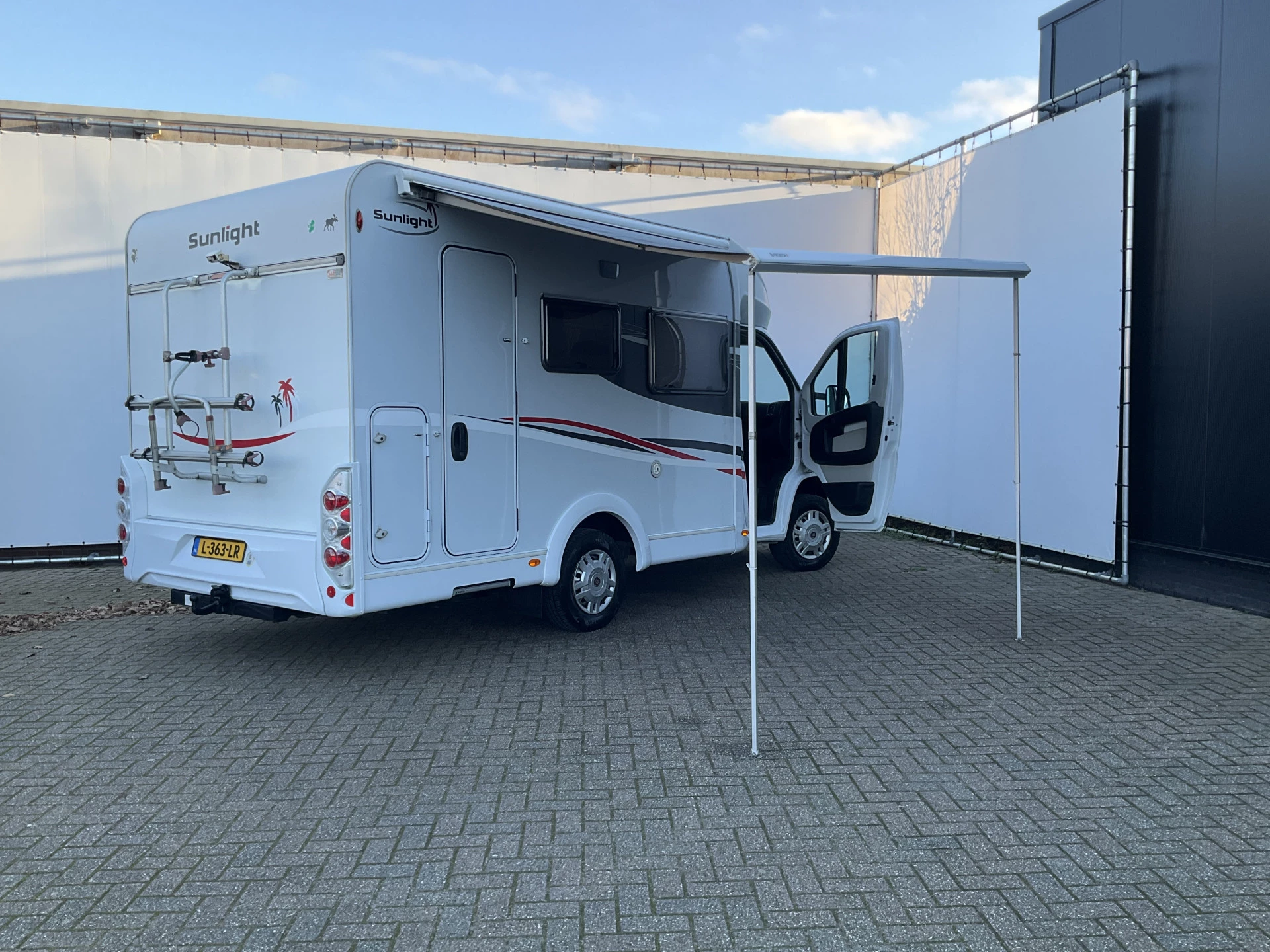 Hoofdafbeelding Carado T 59 2.3 131pk Airco Cruise Trekhaak Fietsendrager 2-Persoons Sunlight Carado