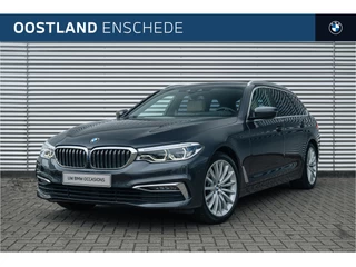 BMW 5 Serie Touring 520i High Executive Luxury Line Automaat / Panoramadak / Trekhaak / Achteruitrijcamera / Stuurverwarming / Adaptieve LED / Head-Up / Stoelverwarming