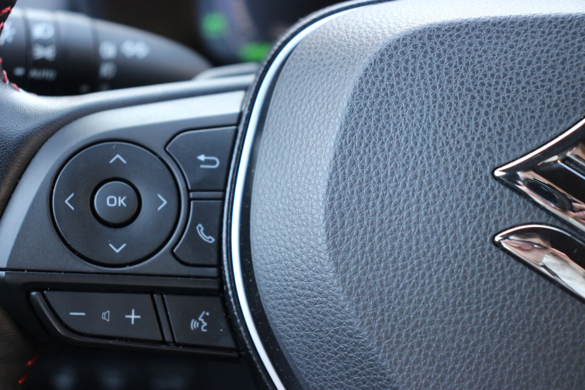 Hoofdafbeelding Suzuki Across