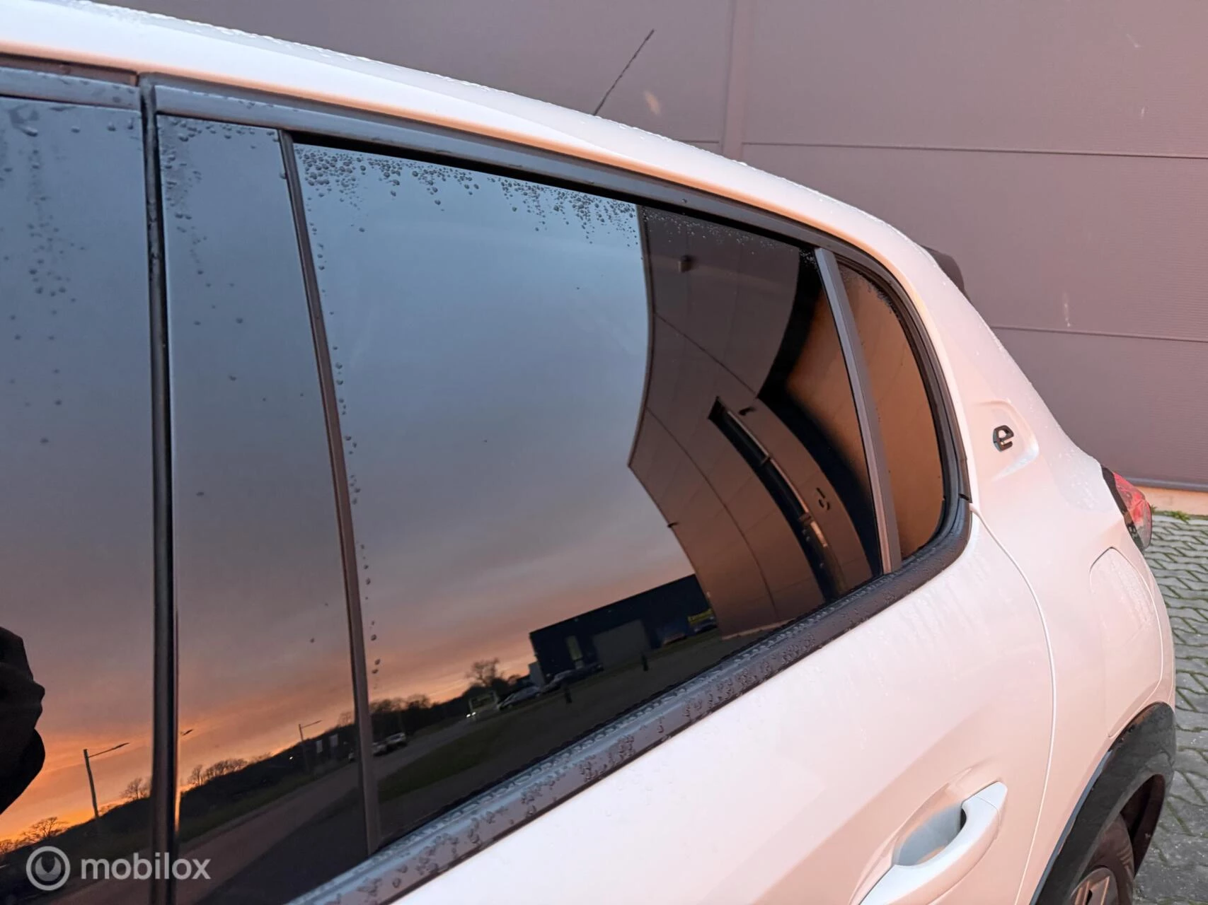 Hoofdafbeelding Peugeot e-208