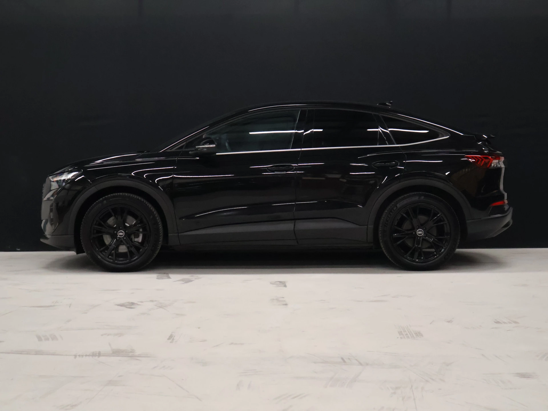 Hoofdafbeelding Audi Q4 Sportback e-tron