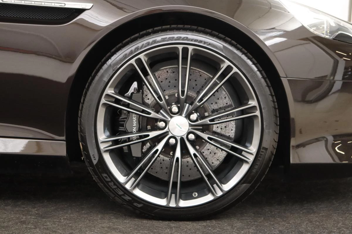 Hoofdafbeelding Aston Martin V12 Virage