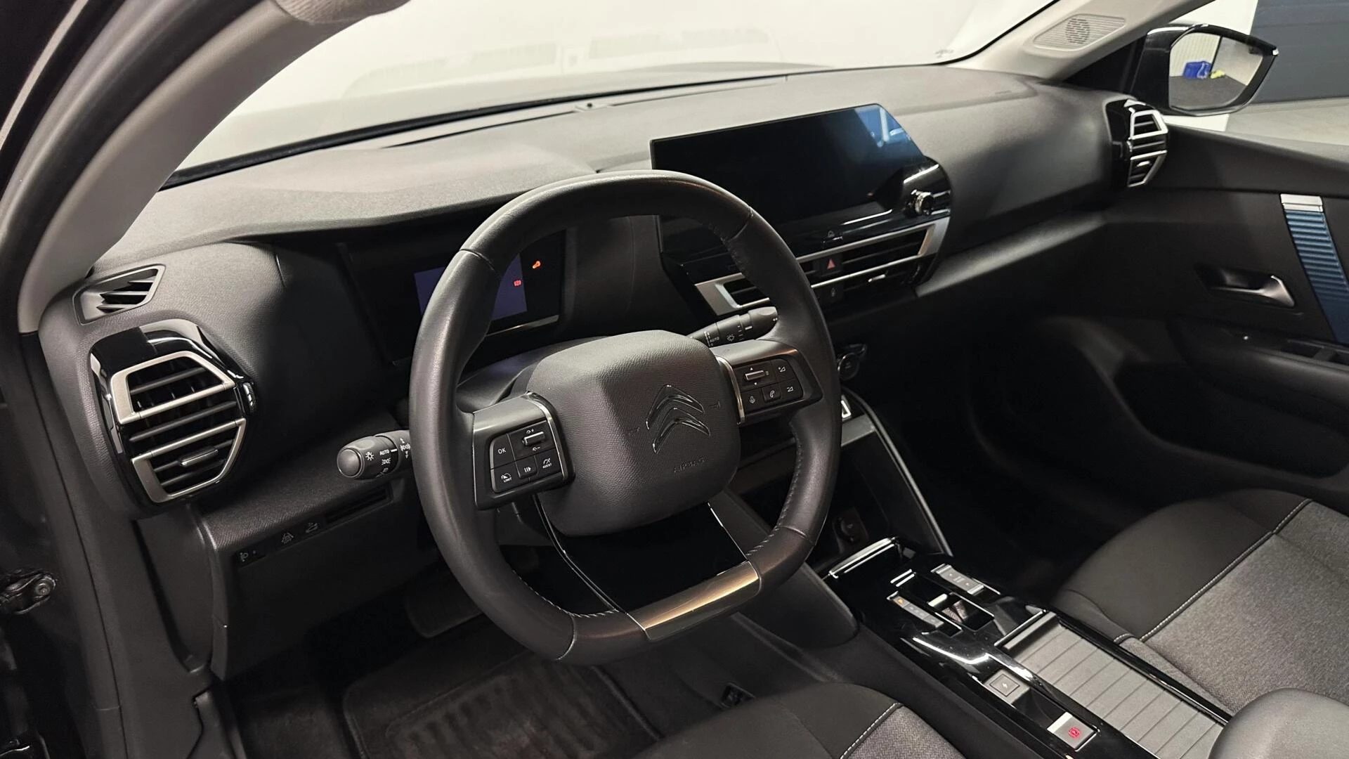 Hoofdafbeelding Citroën ë-C4 X