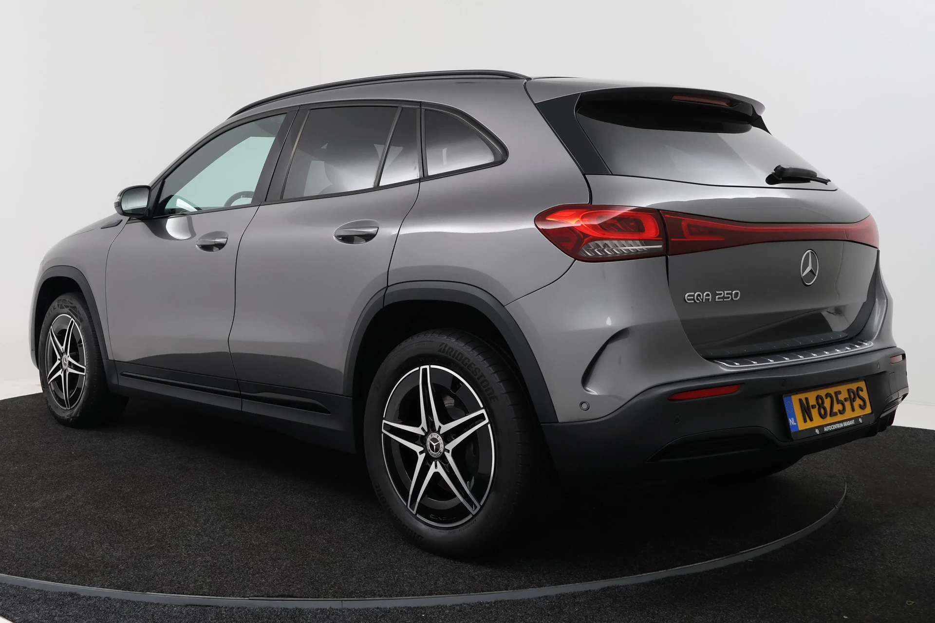 Hoofdafbeelding Mercedes-Benz EQA