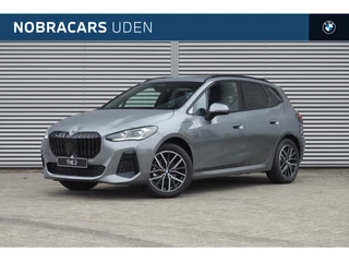 BMW 2 Serie Active Tourer 225e xDrive High Executive M Sport Automaat / Panoramadak / Trekhaak / Sportstoelen / M Adaptief onderstel / Head-Up / Adaptieve LED / Parking Assistant Plus /