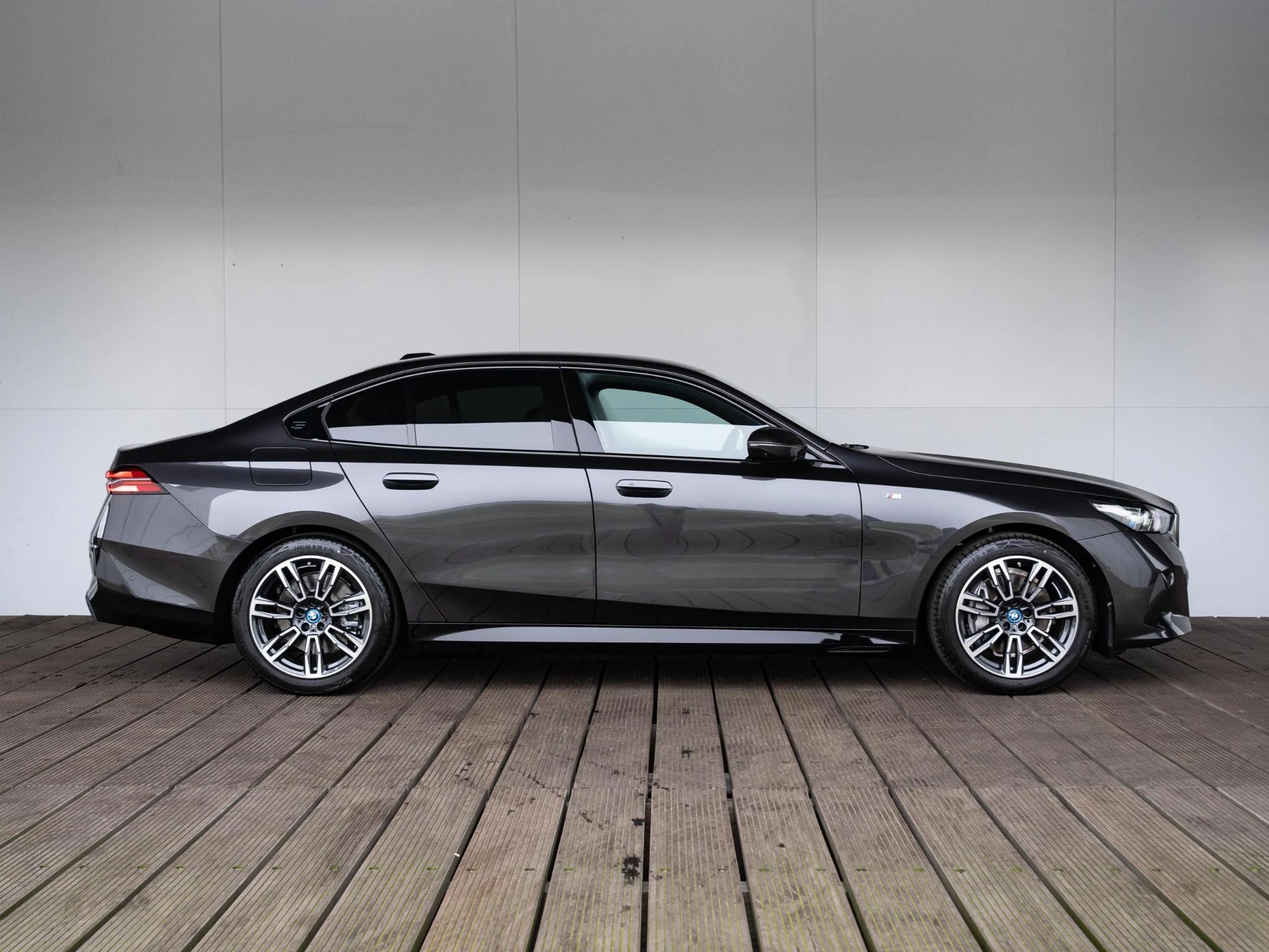 Hoofdafbeelding BMW i5