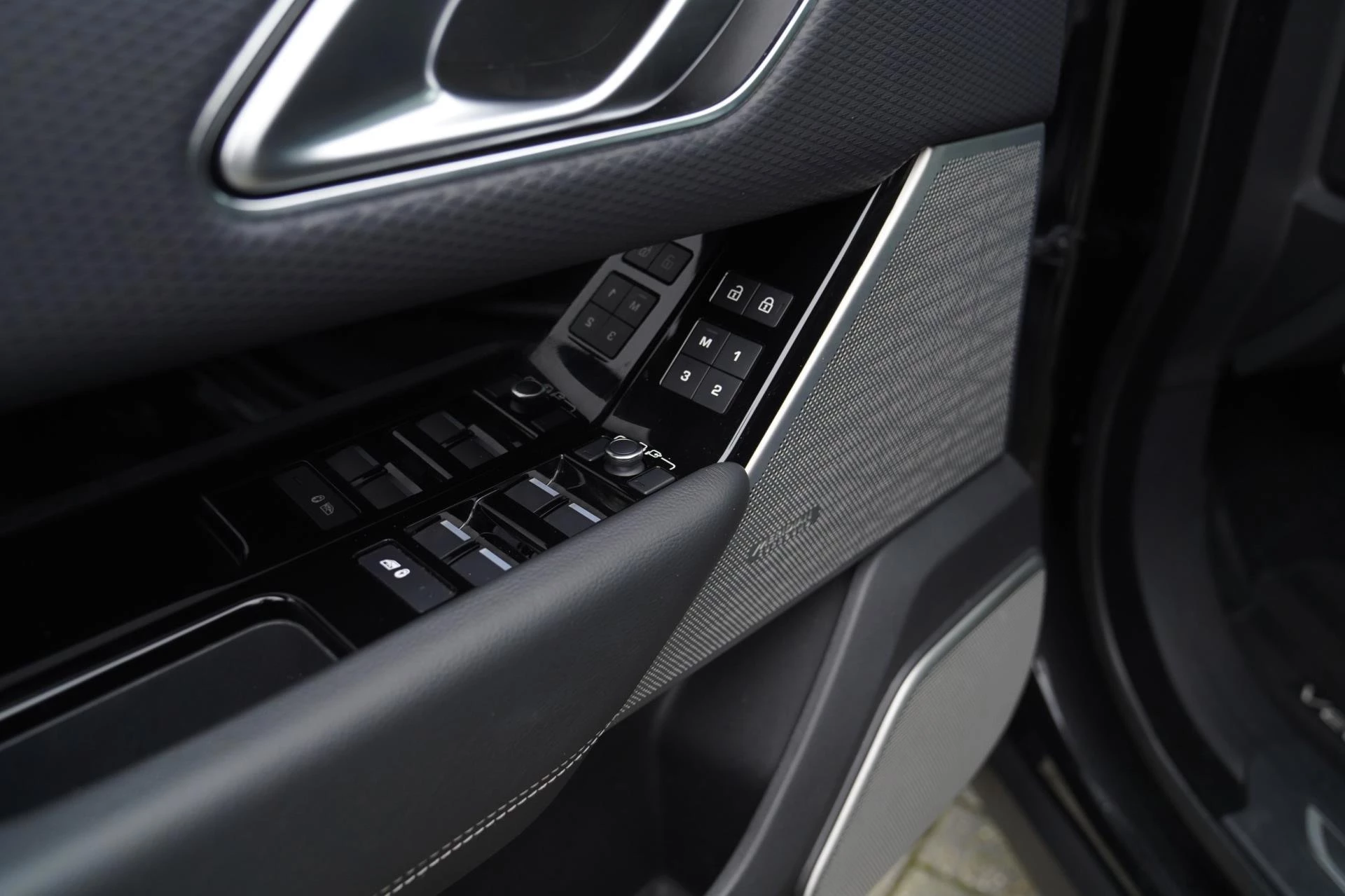 Hoofdafbeelding Land Rover Range Rover Velar