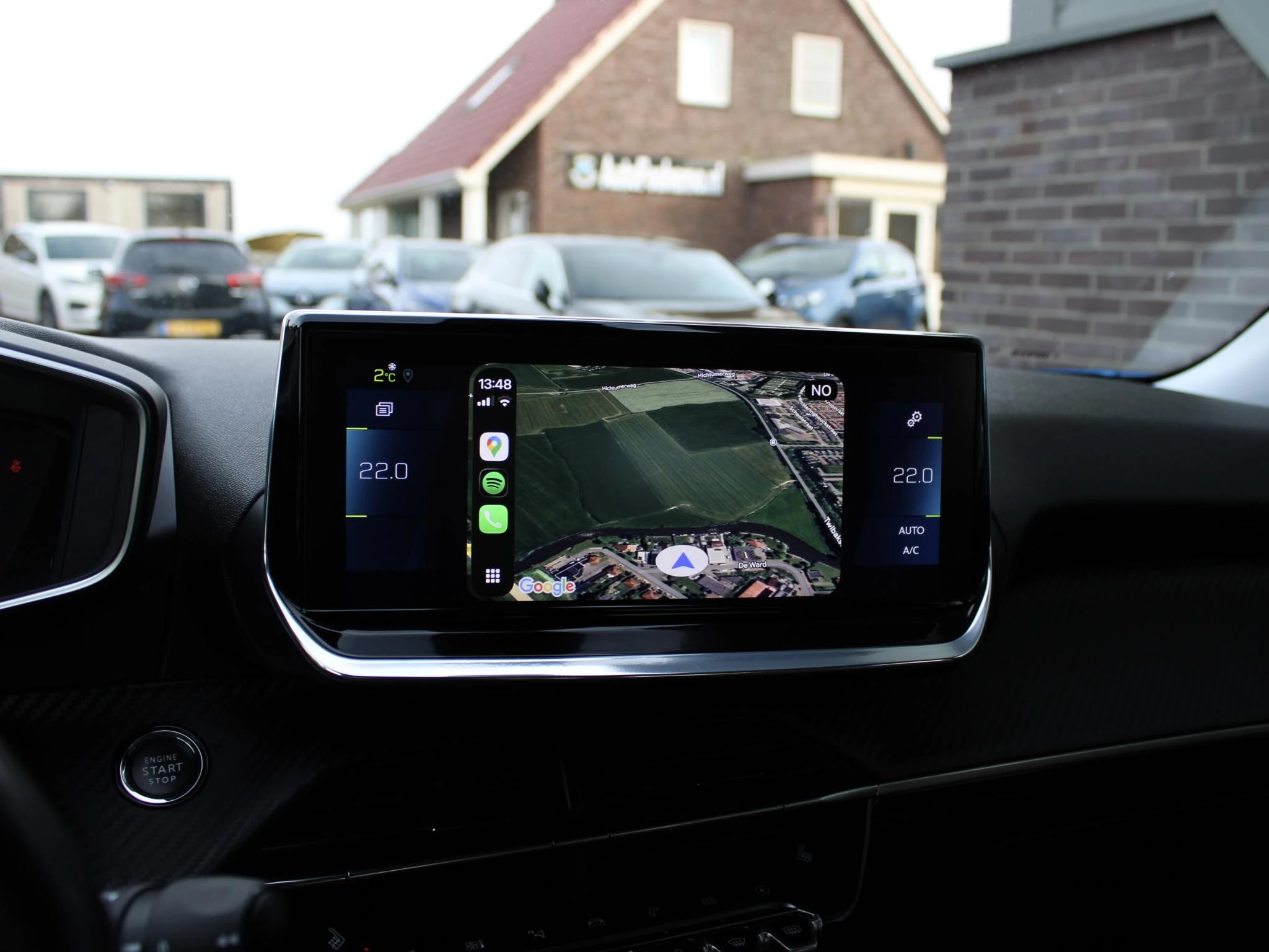 Hoofdafbeelding Peugeot e-2008