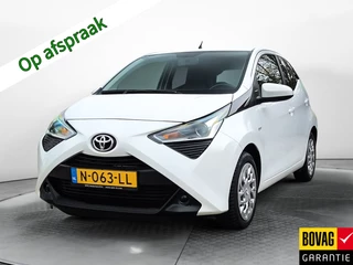 Toyota Aygo 1.0 VVT-i x-play (73 PK) 1e-Eig. & Dealer-Onderh. BOVAG-Garantie. NL-Auto. Navigatie/Apple-Carplay/Android-Auto, Cruisecontrol, Achteruitrijcamera, Airco, Hill-Hold, Privacy-Glas