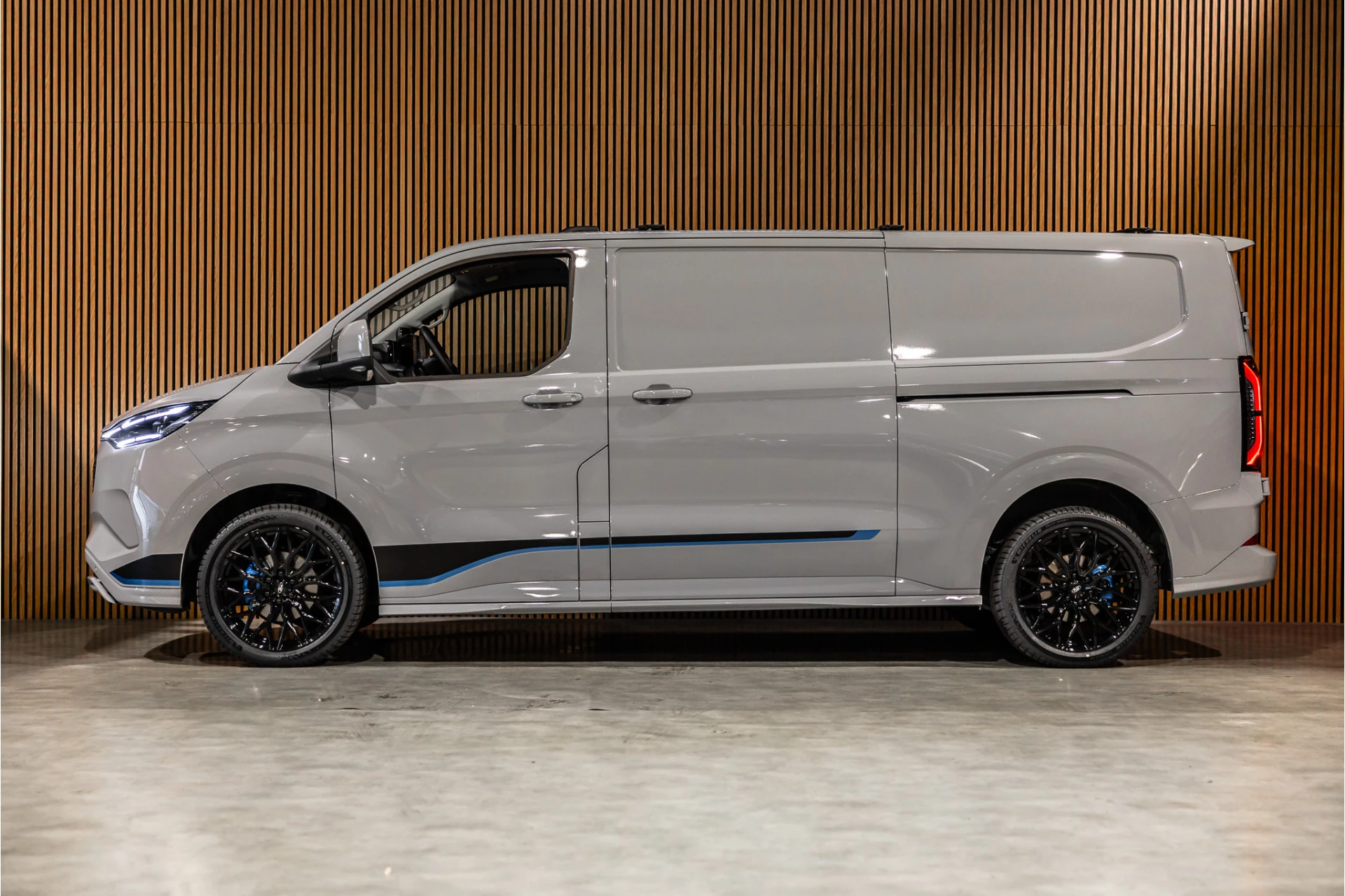 Hoofdafbeelding Ford E-Transit Custom
