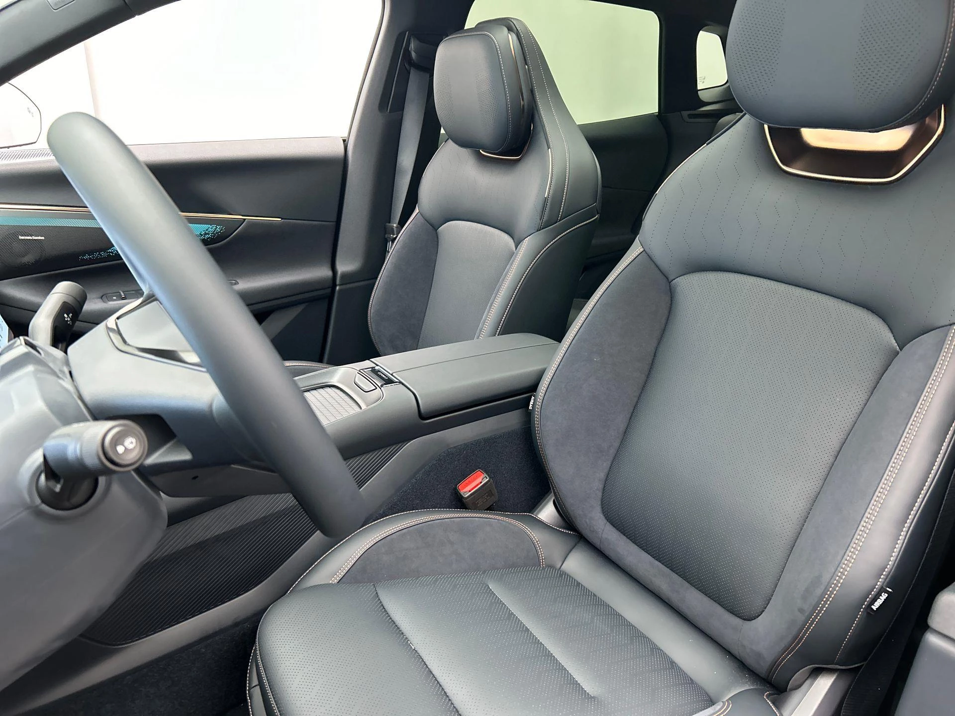 Hoofdafbeelding Lynk & Co 08