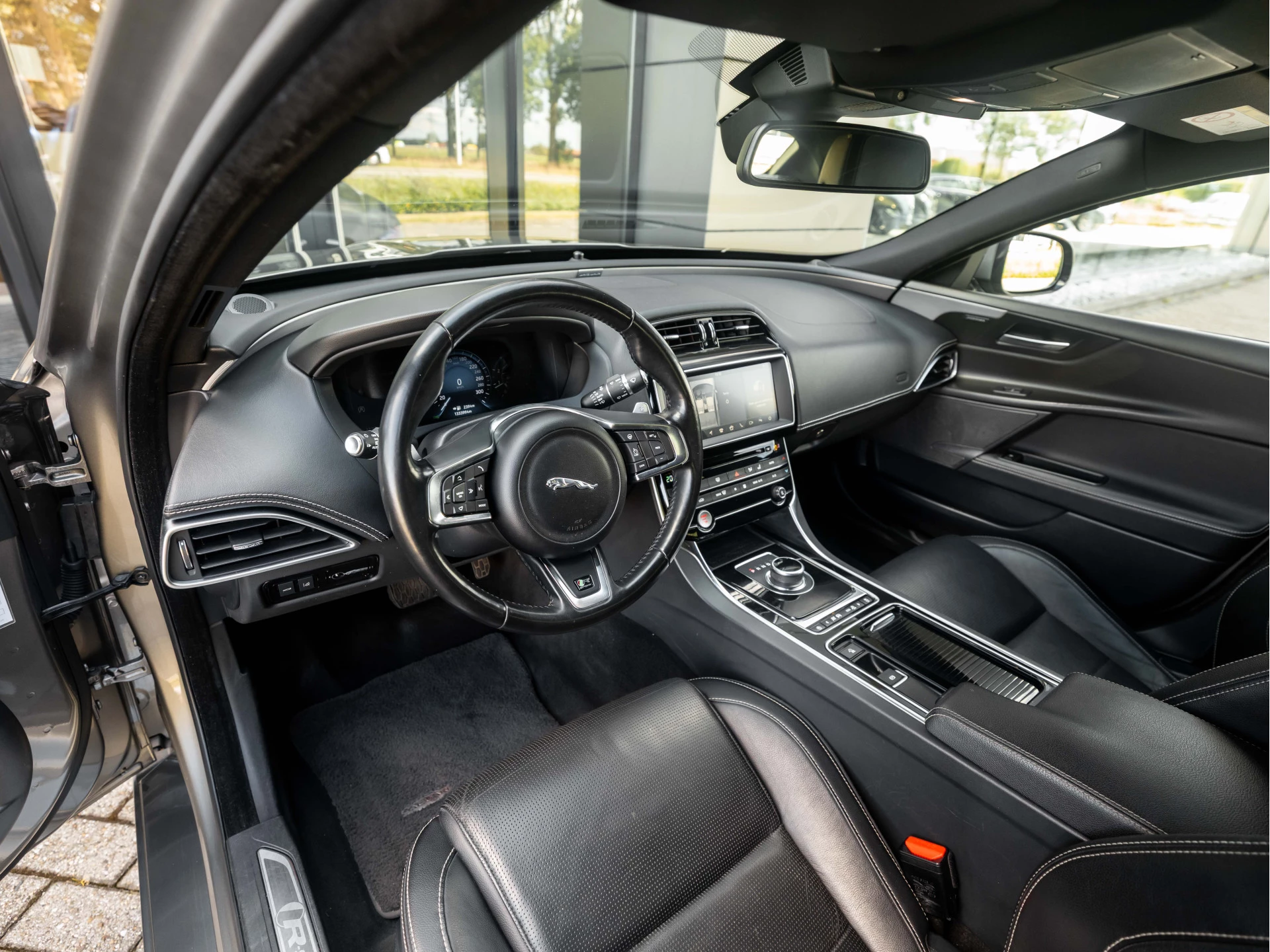 Hoofdafbeelding Jaguar XE