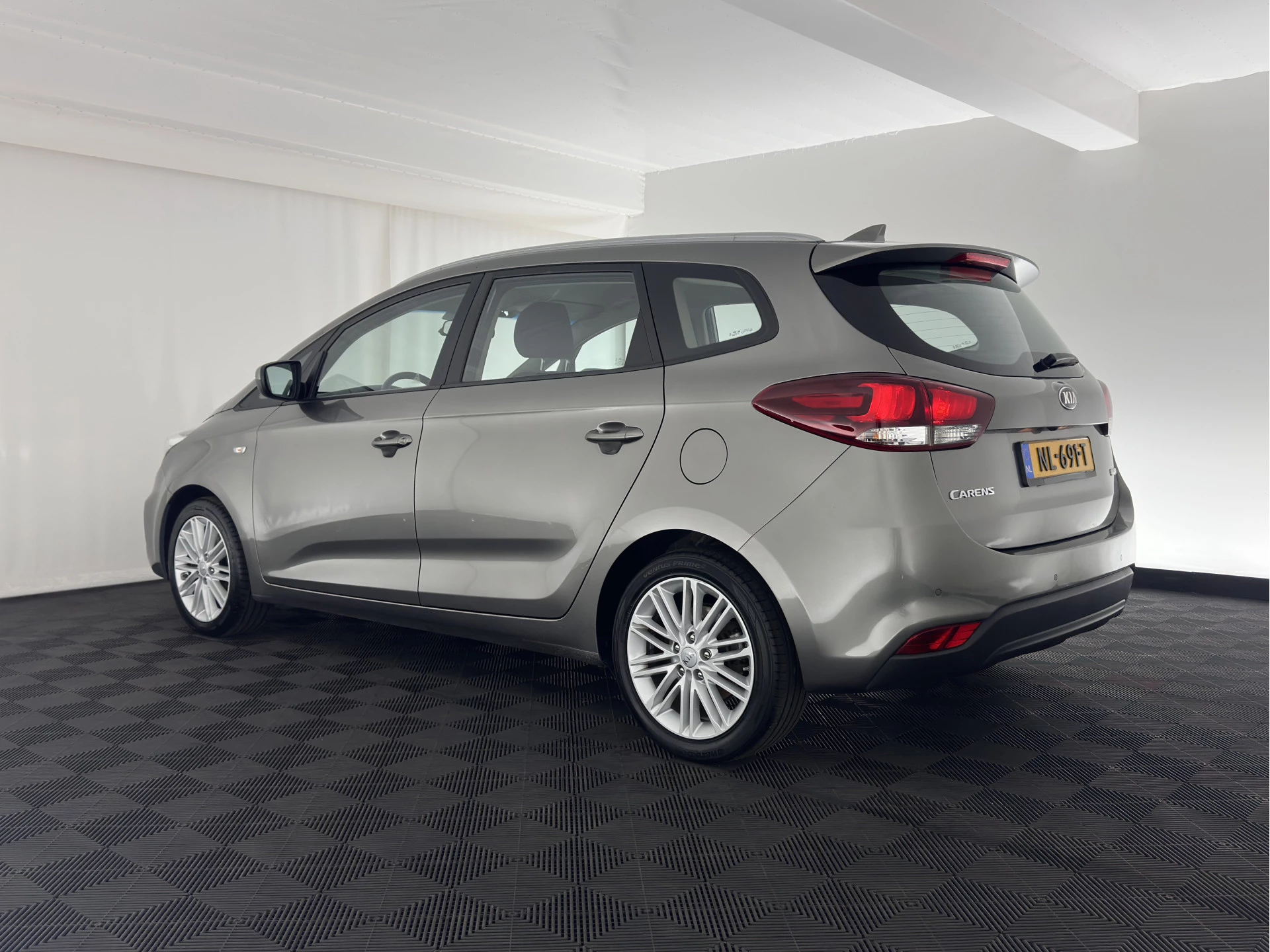 Hoofdafbeelding Kia Carens