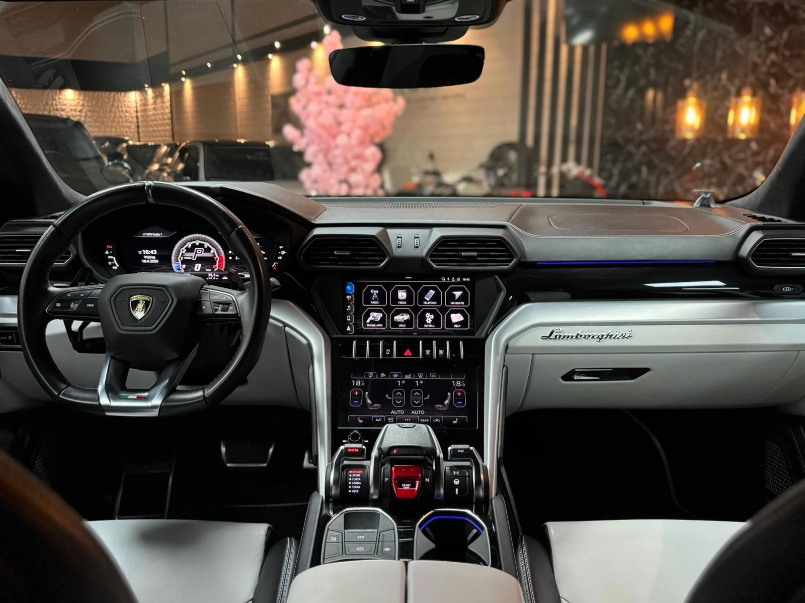 Hoofdafbeelding Lamborghini Urus