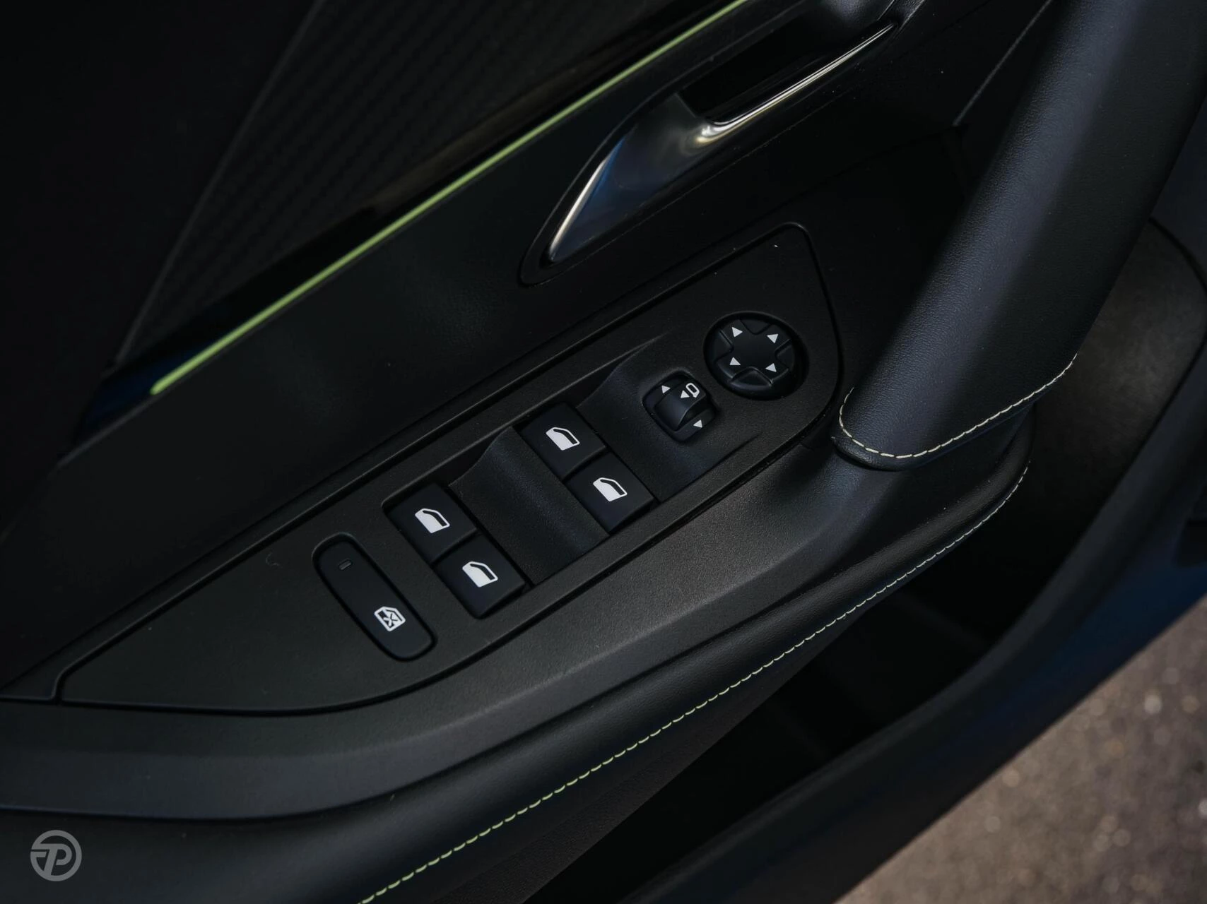 Hoofdafbeelding Peugeot e-2008