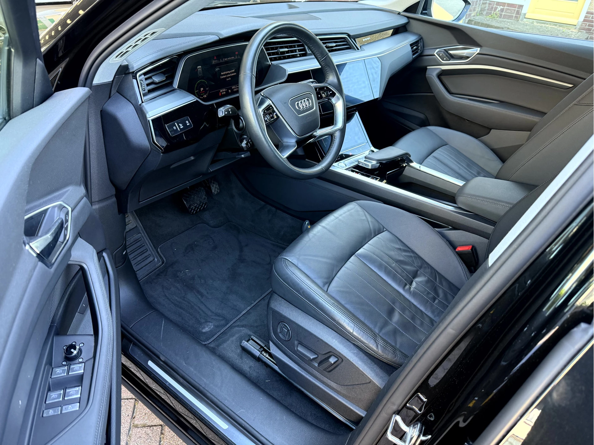 Hoofdafbeelding Audi e-tron