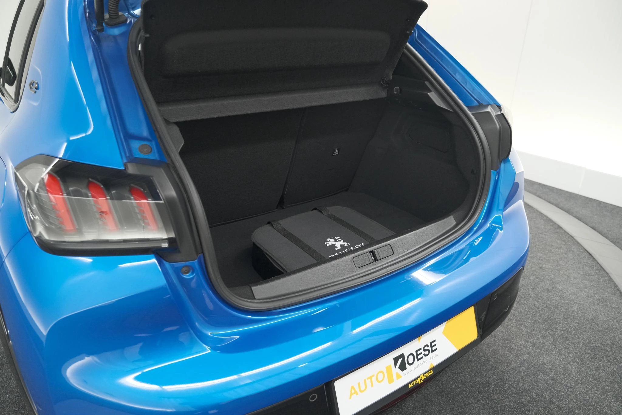 Hoofdafbeelding Peugeot e-208