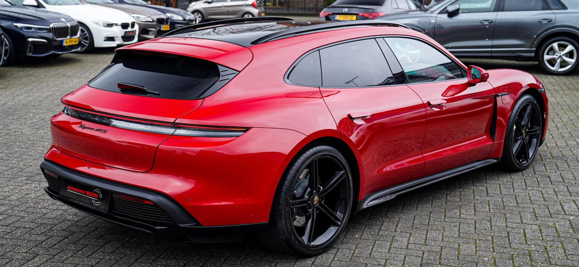 Hoofdafbeelding Porsche Taycan