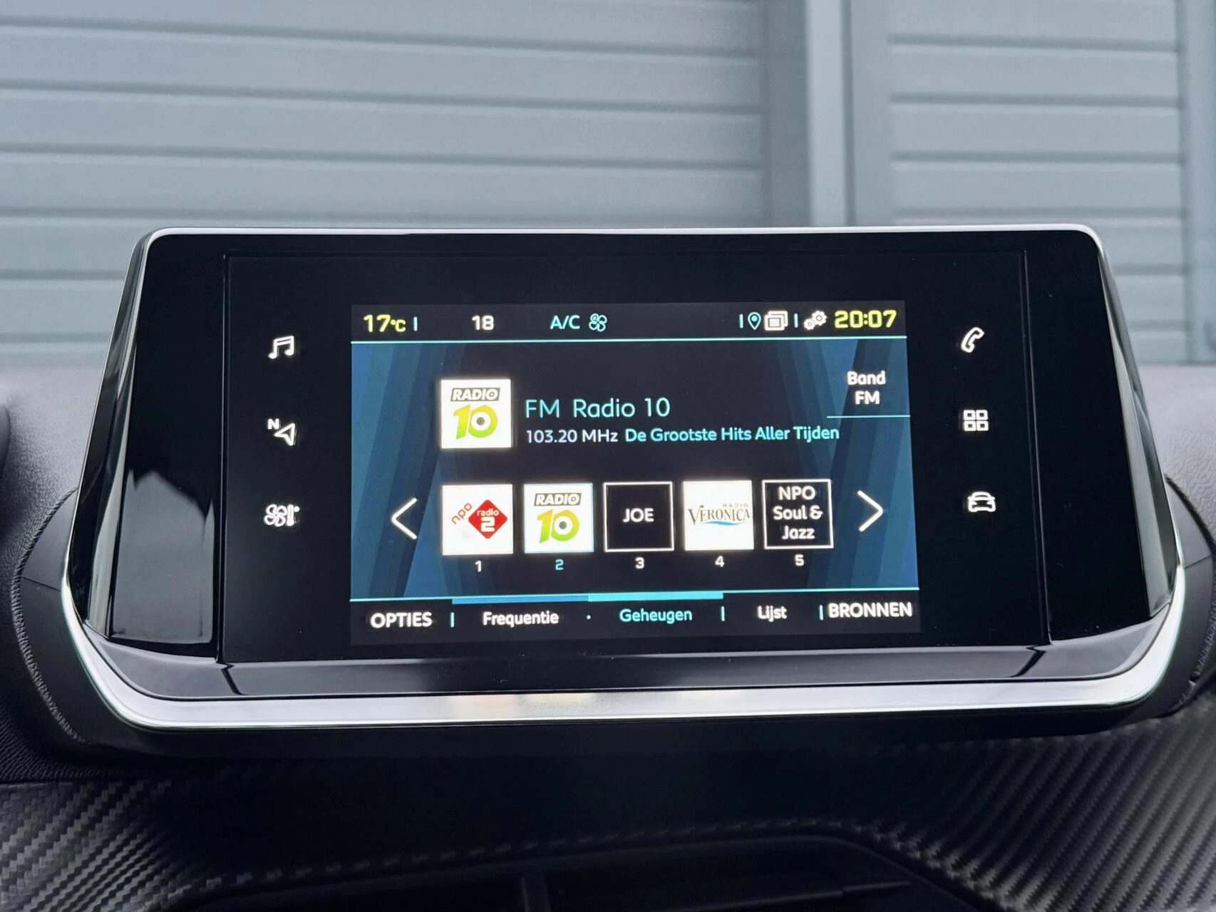 Hoofdafbeelding Peugeot e-208