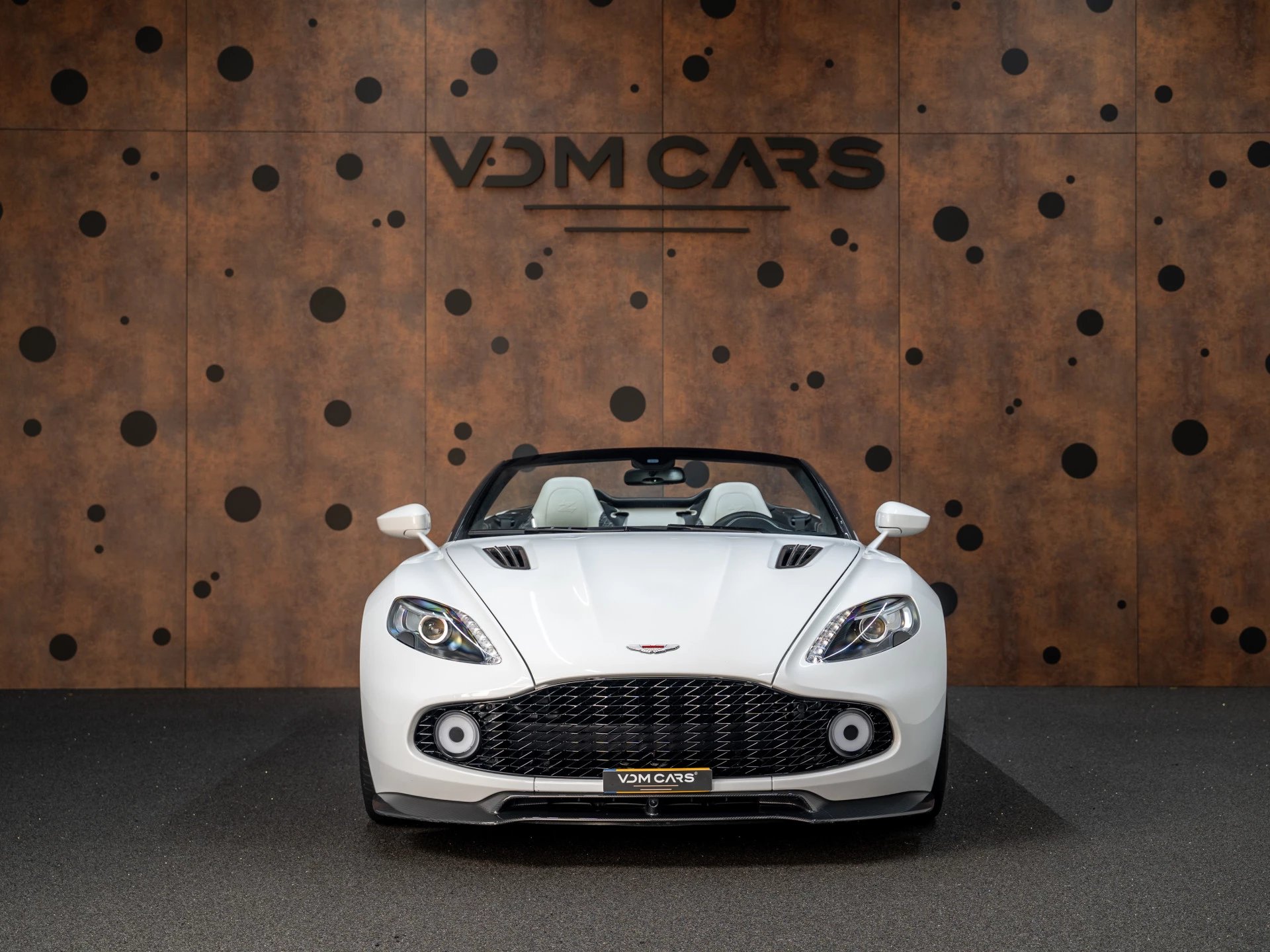 Hoofdafbeelding Aston Martin V12 Vanquish