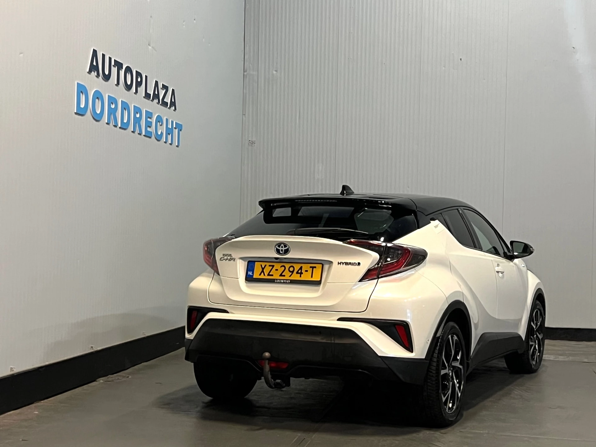 Hoofdafbeelding Toyota C-HR