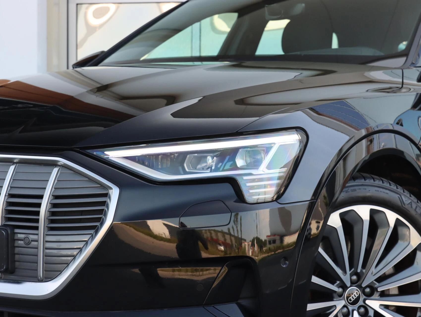 Hoofdafbeelding Audi e-tron
