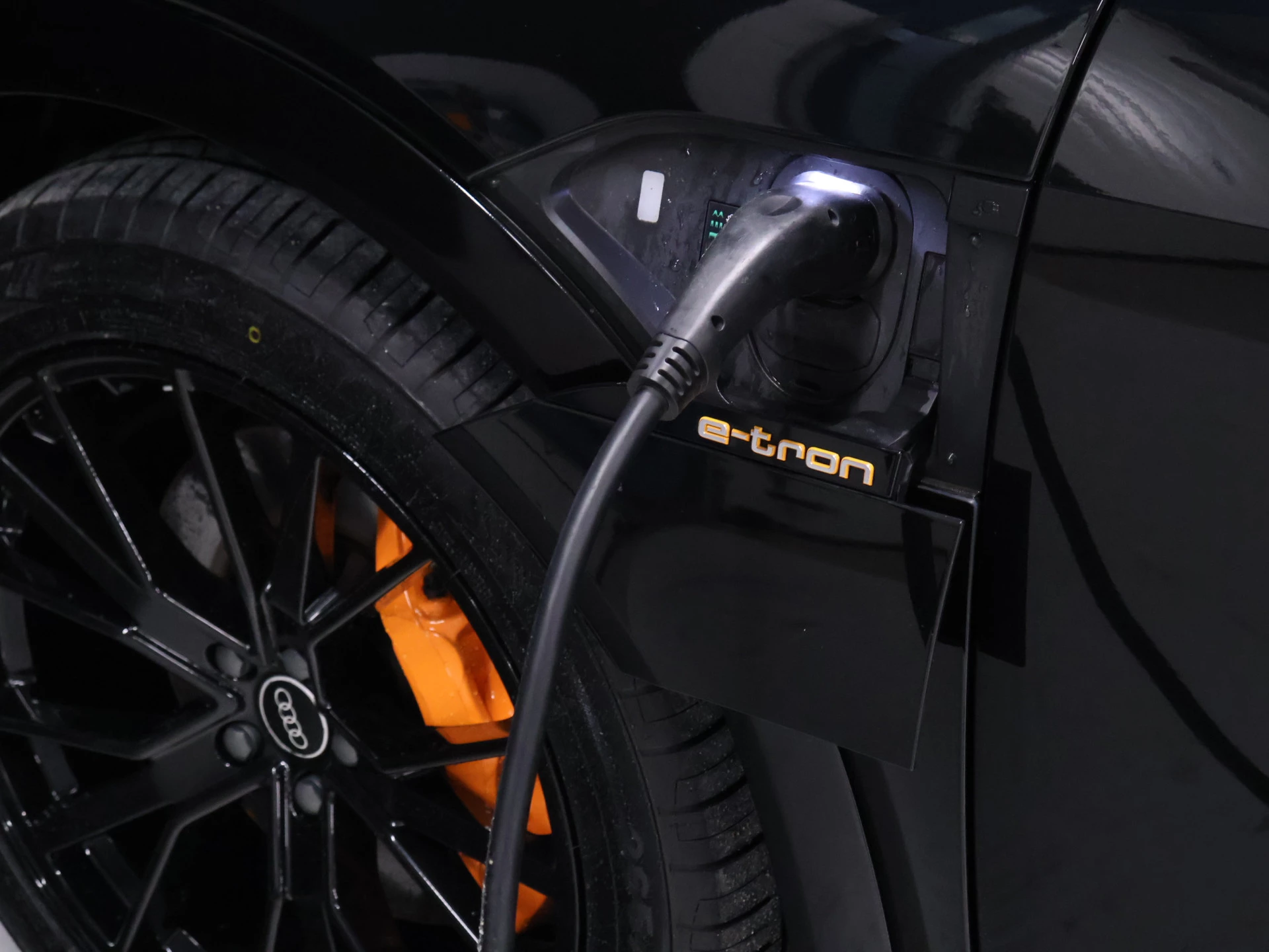 Hoofdafbeelding Audi e-tron