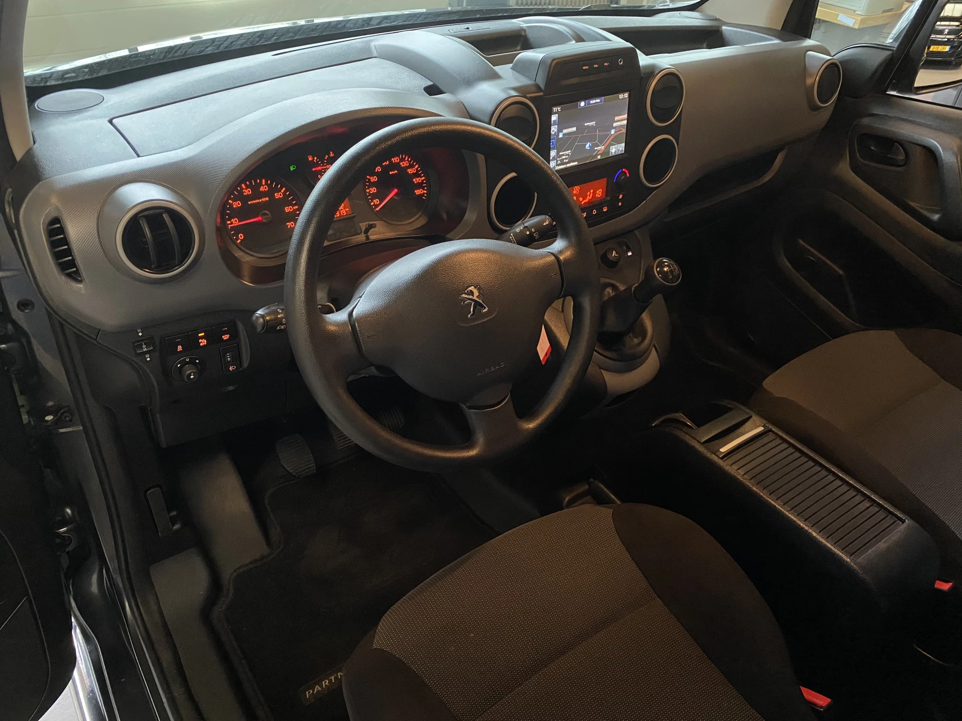 Hoofdafbeelding Peugeot Partner