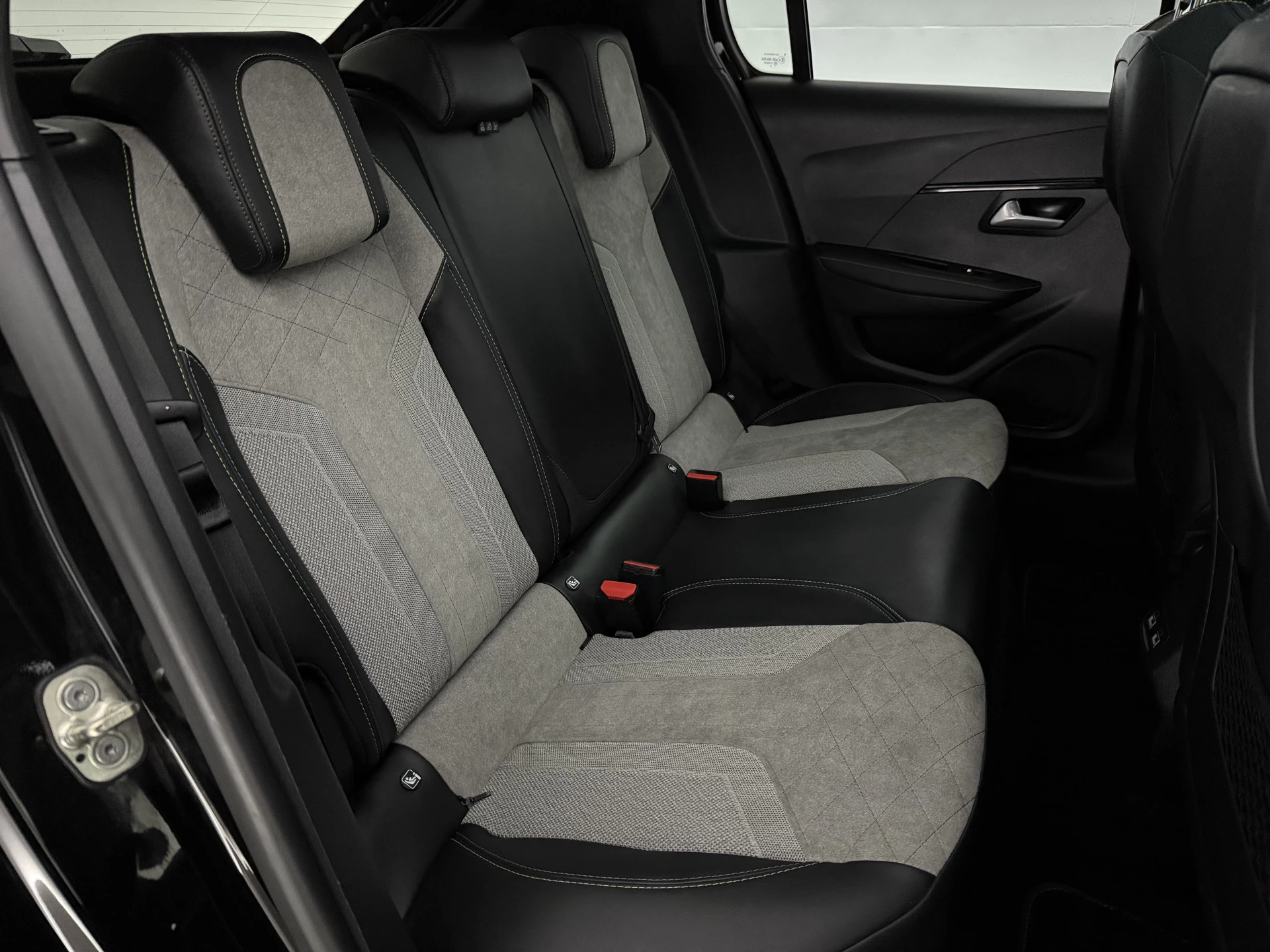 Hoofdafbeelding Peugeot e-208