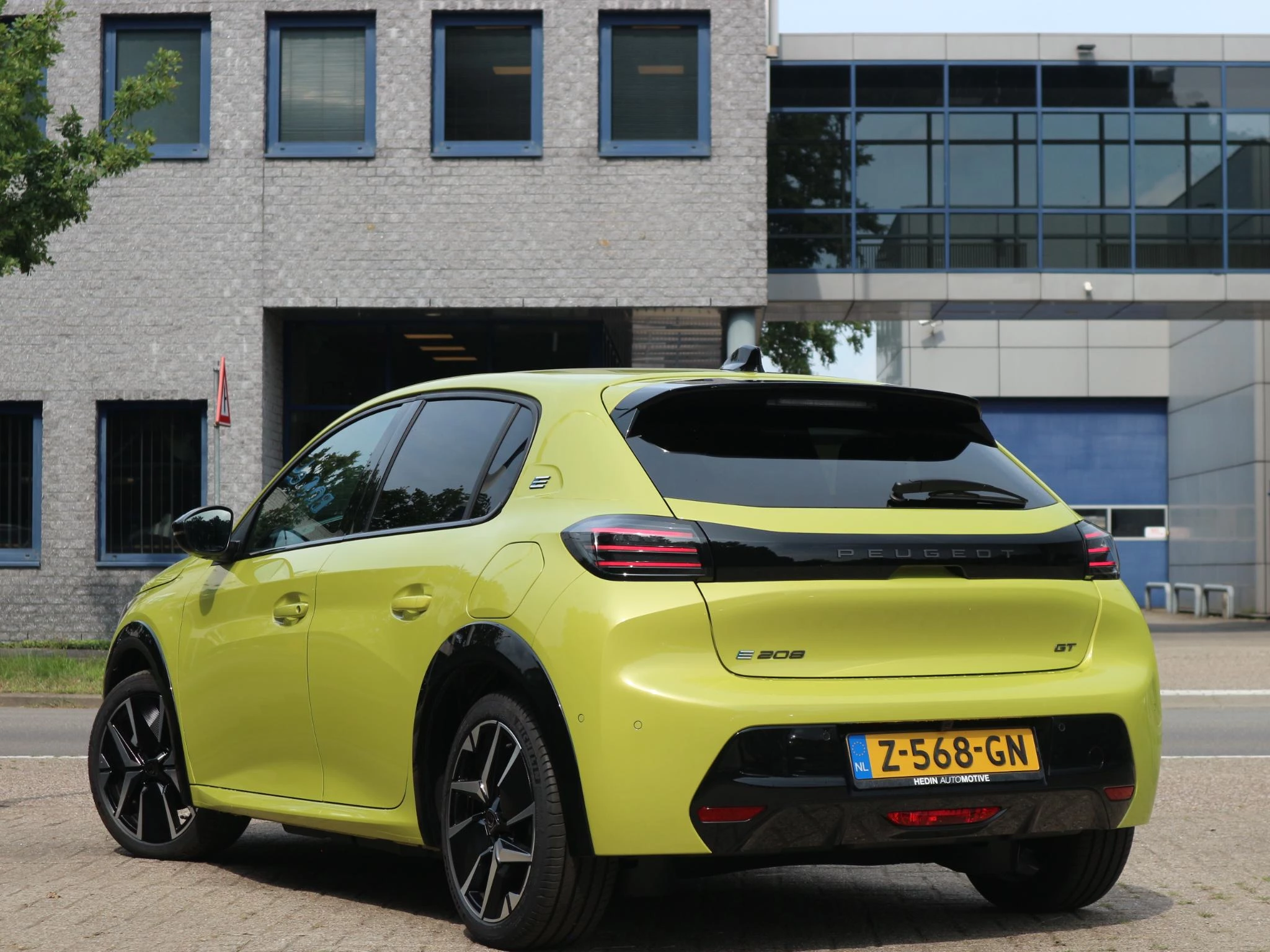 Hoofdafbeelding Peugeot e-208