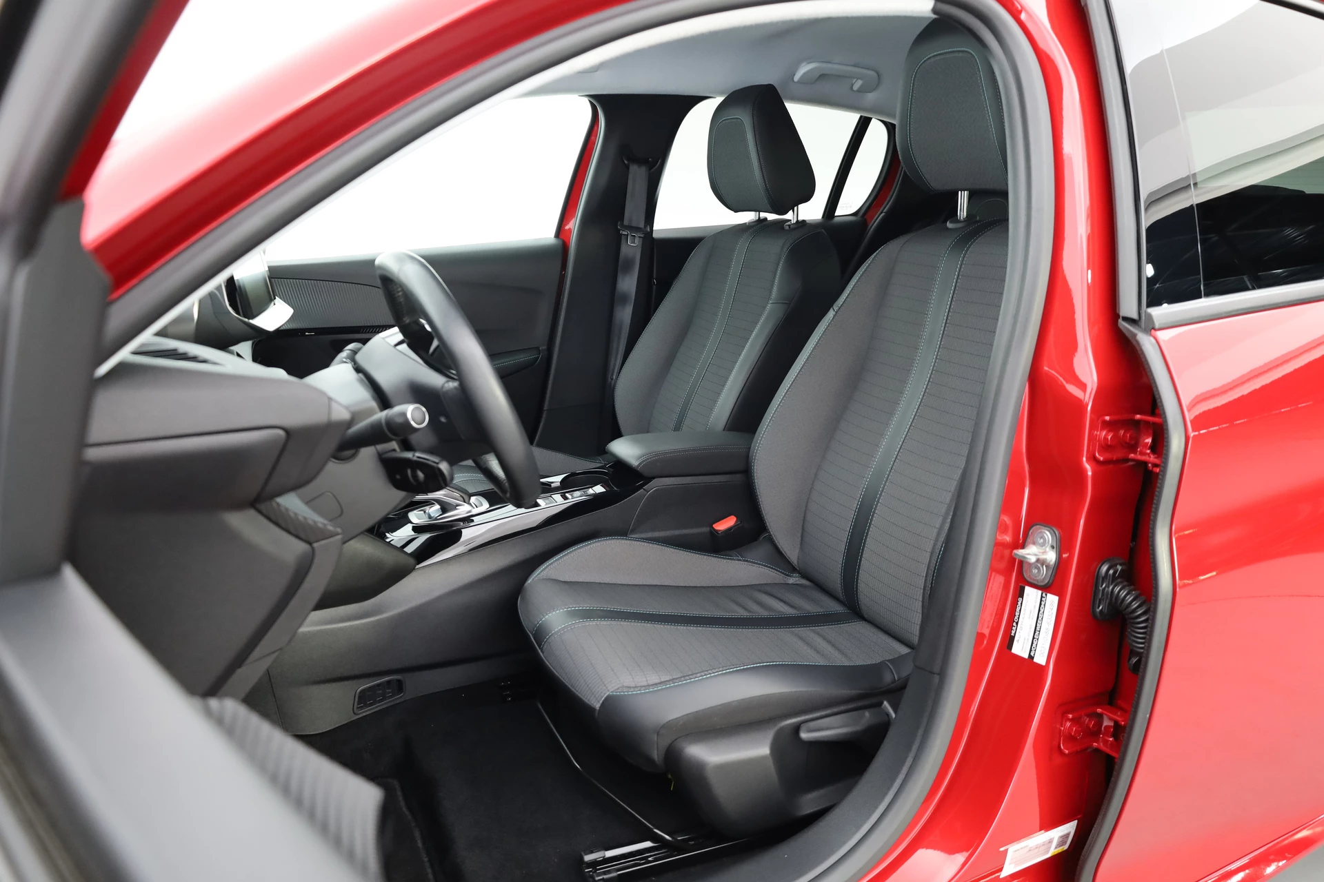 Hoofdafbeelding Peugeot e-208