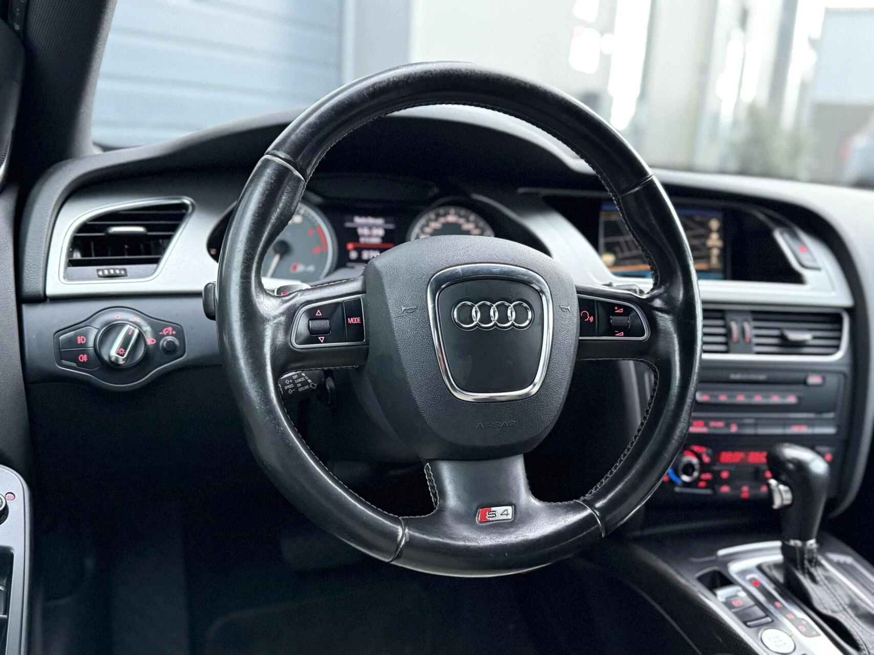 Hoofdafbeelding Audi S4