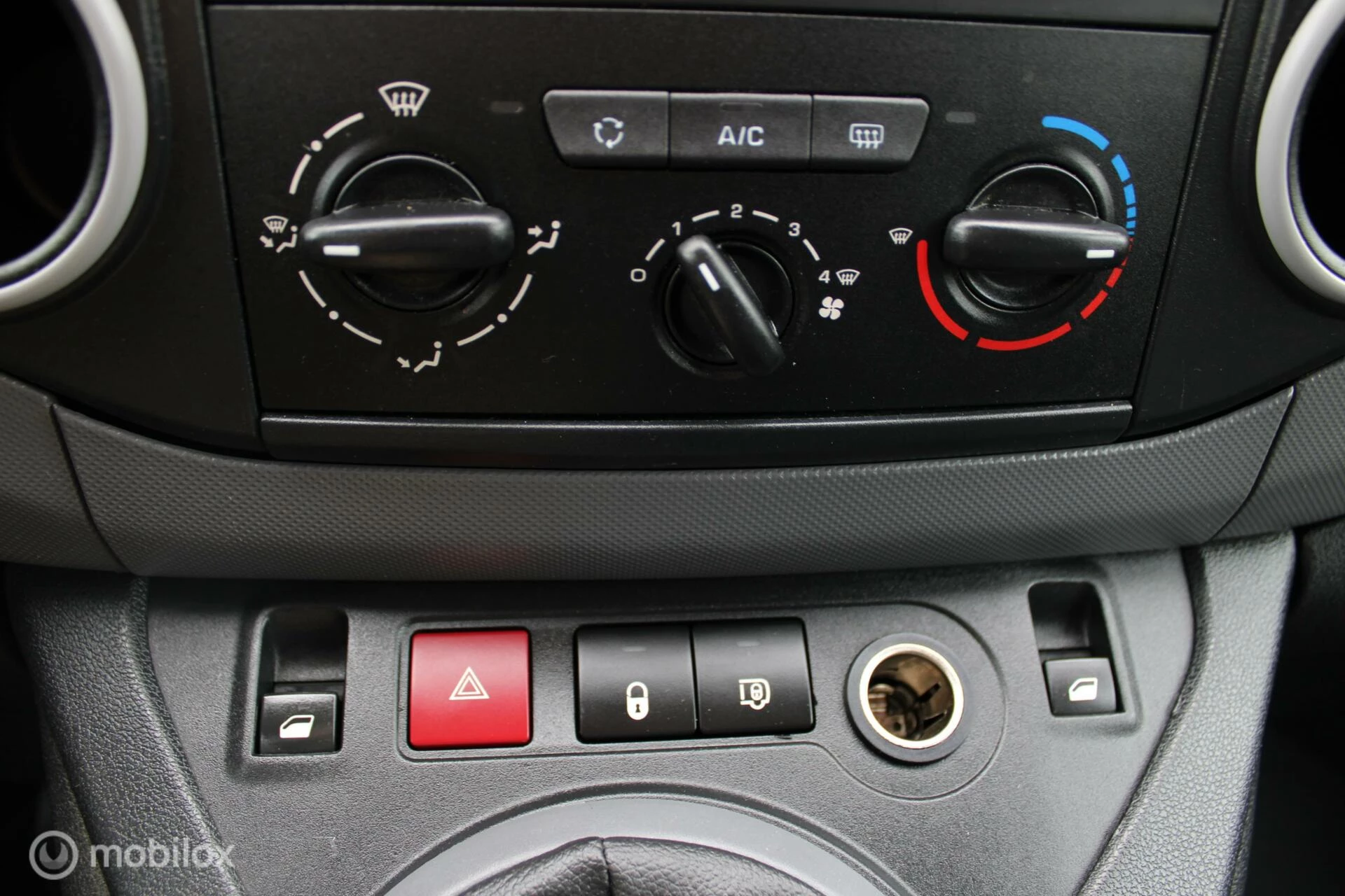 Hoofdafbeelding Peugeot Partner