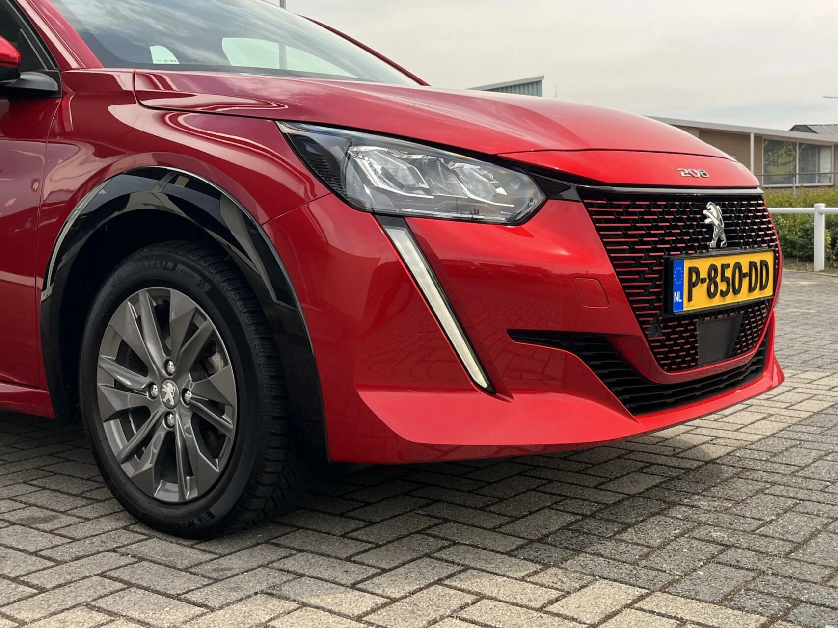 Hoofdafbeelding Peugeot e-208