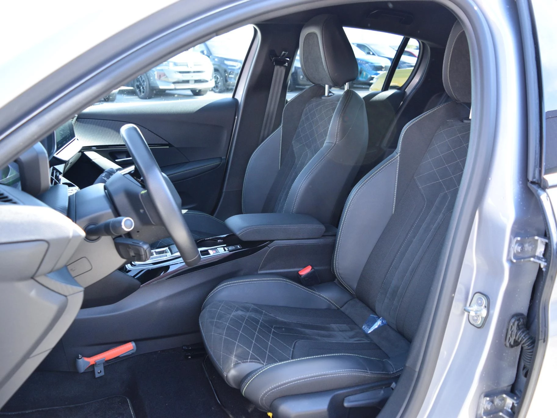 Hoofdafbeelding Peugeot e-208