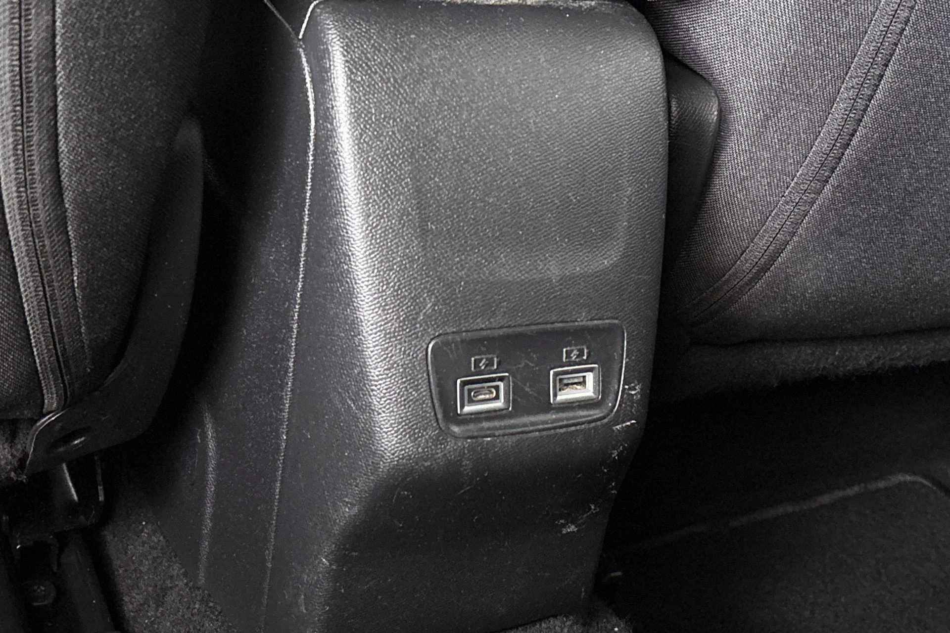 Hoofdafbeelding Peugeot e-2008