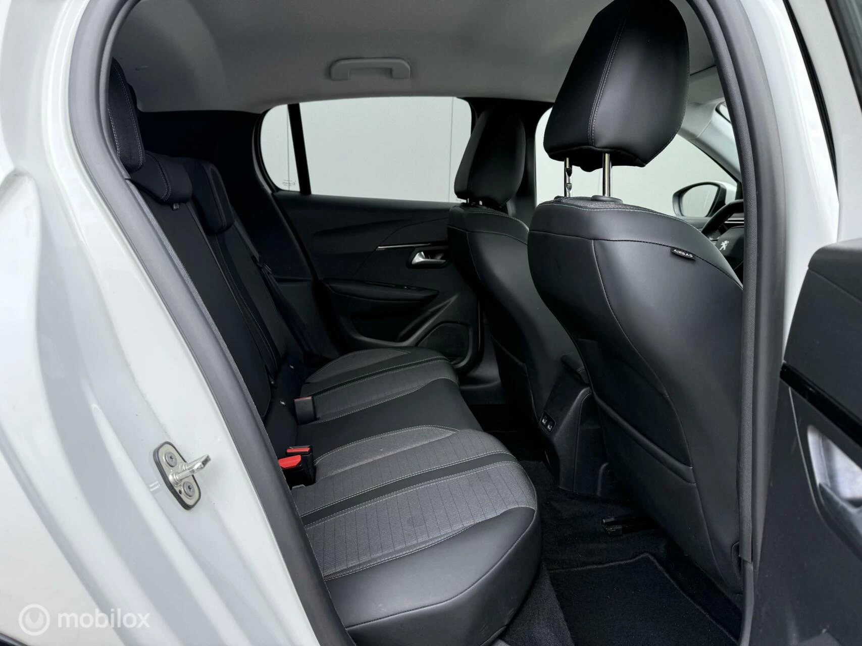 Hoofdafbeelding Peugeot e-208