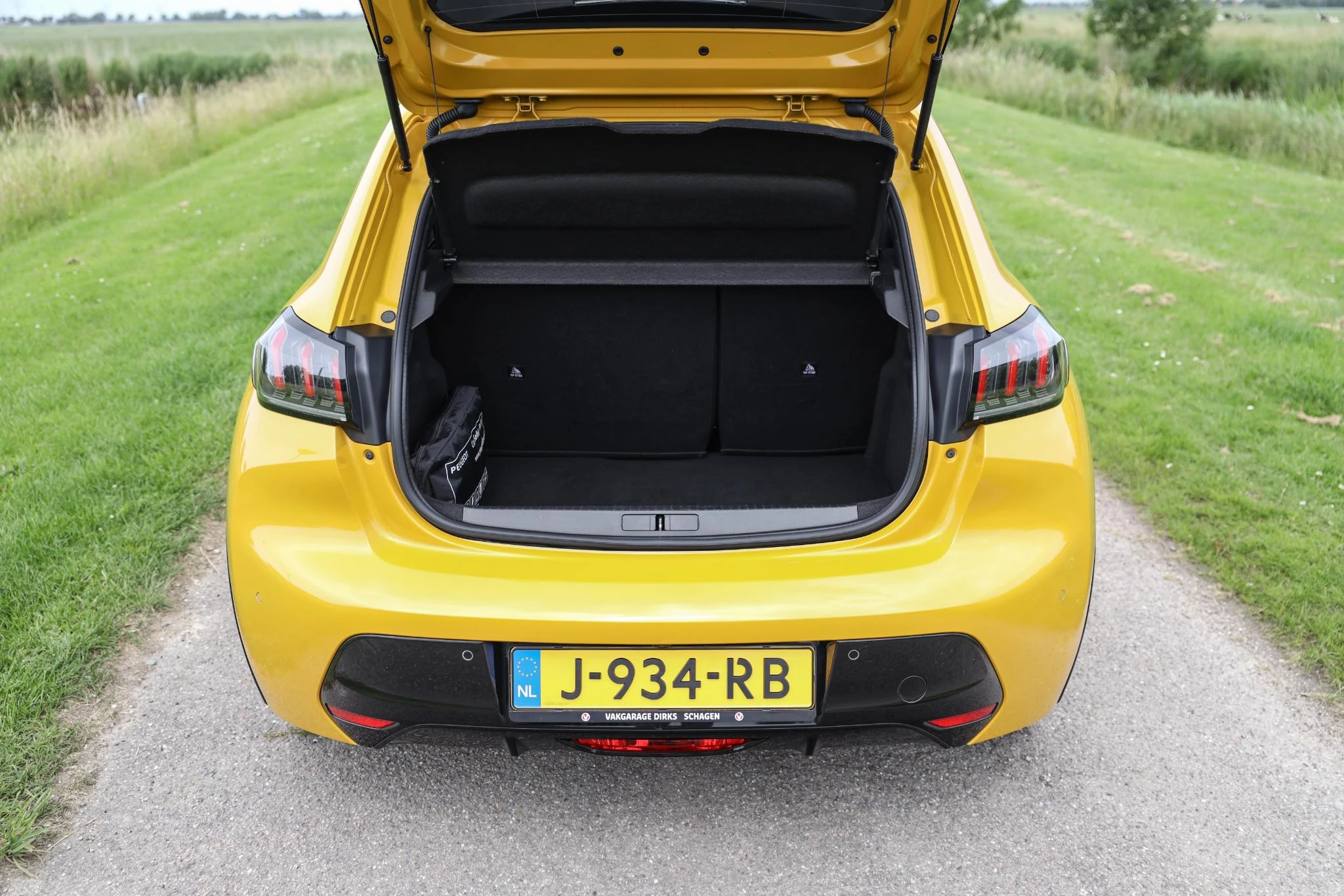 Hoofdafbeelding Peugeot e-208