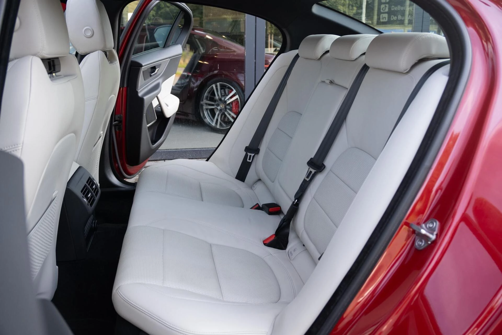 Hoofdafbeelding Jaguar XE