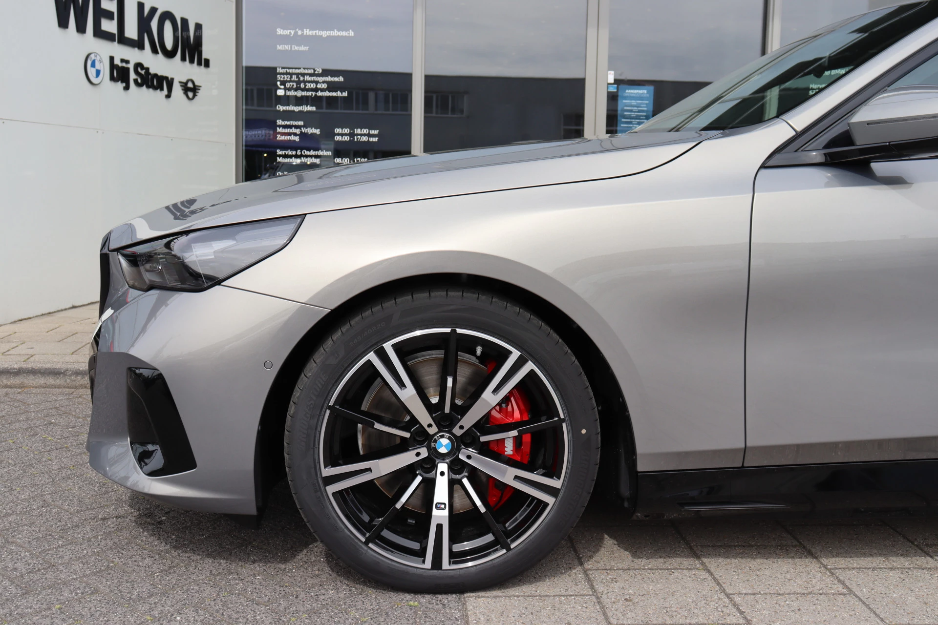 Hoofdafbeelding BMW i5