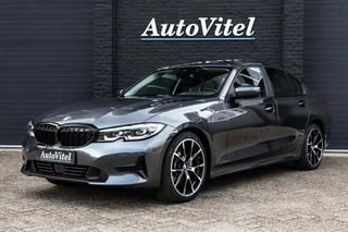 BMW 3 Serie 320i Steptronic | Panodak | Sportleder | Trekhaak | Comfort Access | Camera | 19inch breedset