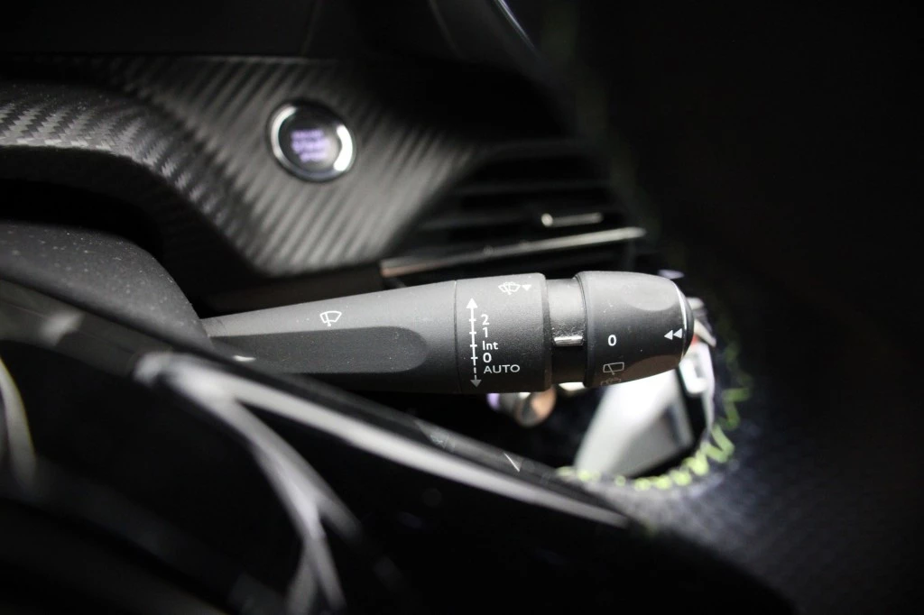 Hoofdafbeelding Peugeot e-208
