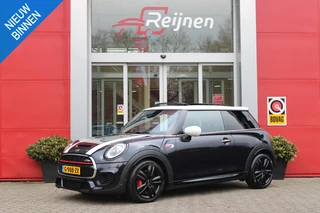 Mini John Cooper Works 2.0 231PK JCW | PANORAMISCH SCHUIF/KANTELDAK | HARMAN KARDON PREMIUM AUDIO SYSTEM | DRAADLOZE APPLE CARPLAY/ANDROID AUTO | NAVIGATIE | STOEL VERWARMING | KEYLESS ENTRY/START | SPORTONDERSTEL | 17" LICHTMETALEN VELGEN JCW "TRACK SPOKE" | JCW SPORT REMMEN | FULL LED KOPLAMPEN | UNION JACK LED ACHTERLICHTEN | PERFORMANCE CONTROL | PARKEERSENSOREN VOOR + ACHTER | 8 TRAPS SPORTAUTOMAAT | JCW ACHTERSPOILER | GETINTE ACHTERRUITEN | FULL LEDEREN BEKLEDING | WITTE STRIPING MOTORKAP EN WIT DAK | ALARM KLASSE 3 | MIDDENARMSTEUN | DRAADLOZE TELEFOONLADER | SERIOUS BUSINESS PAKKET |