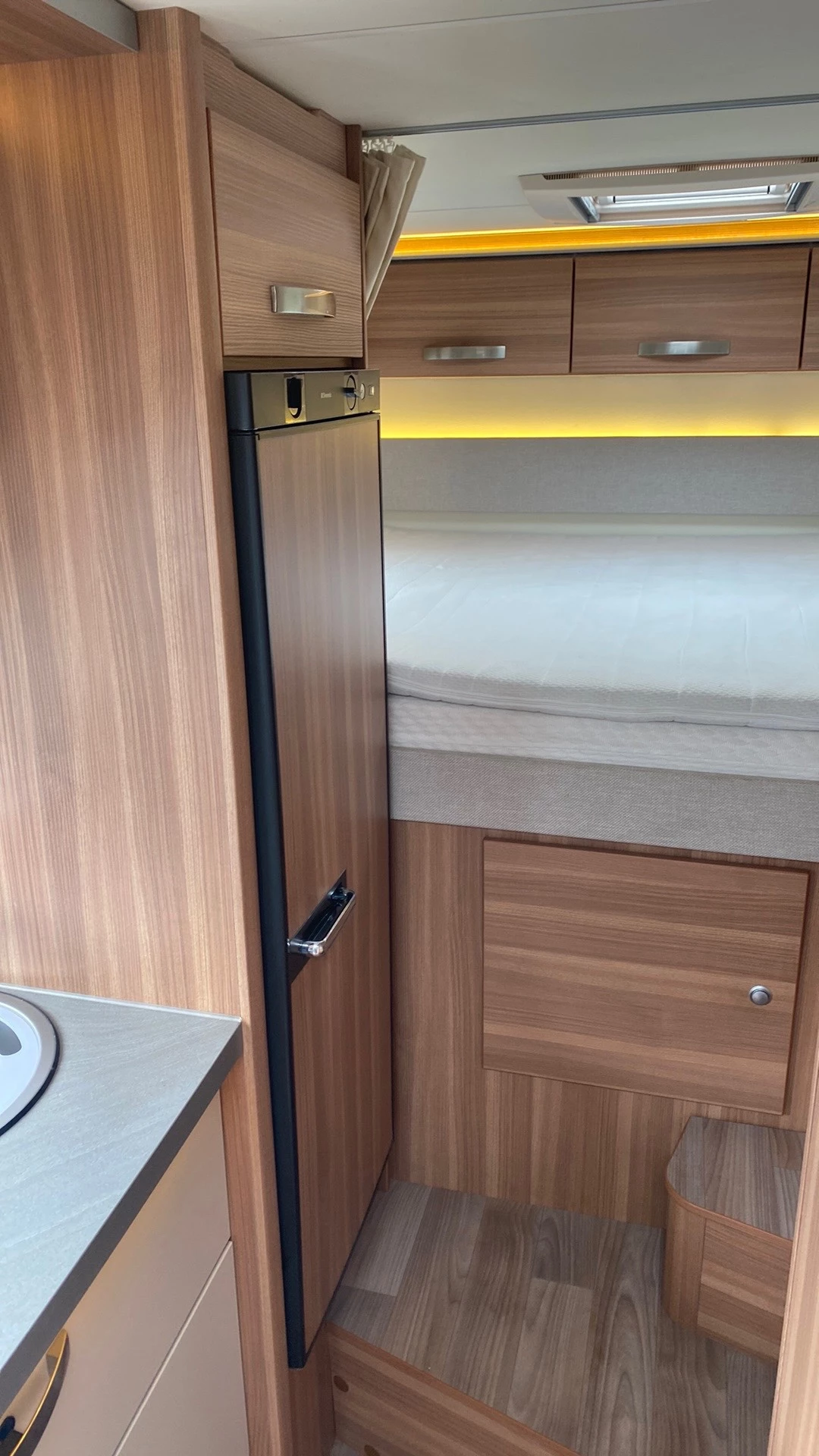 Hoofdafbeelding Weinsberg R57